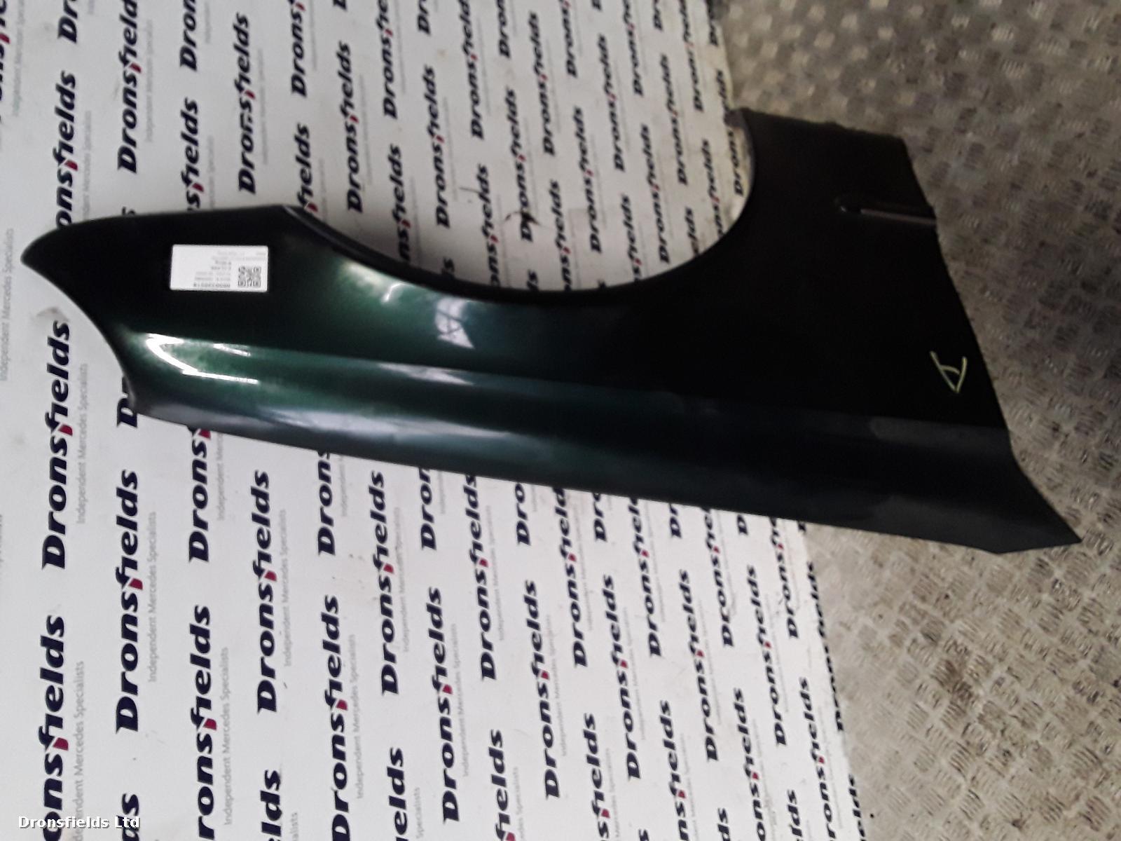 View Auto part R Wing Mercedes E Class 2005