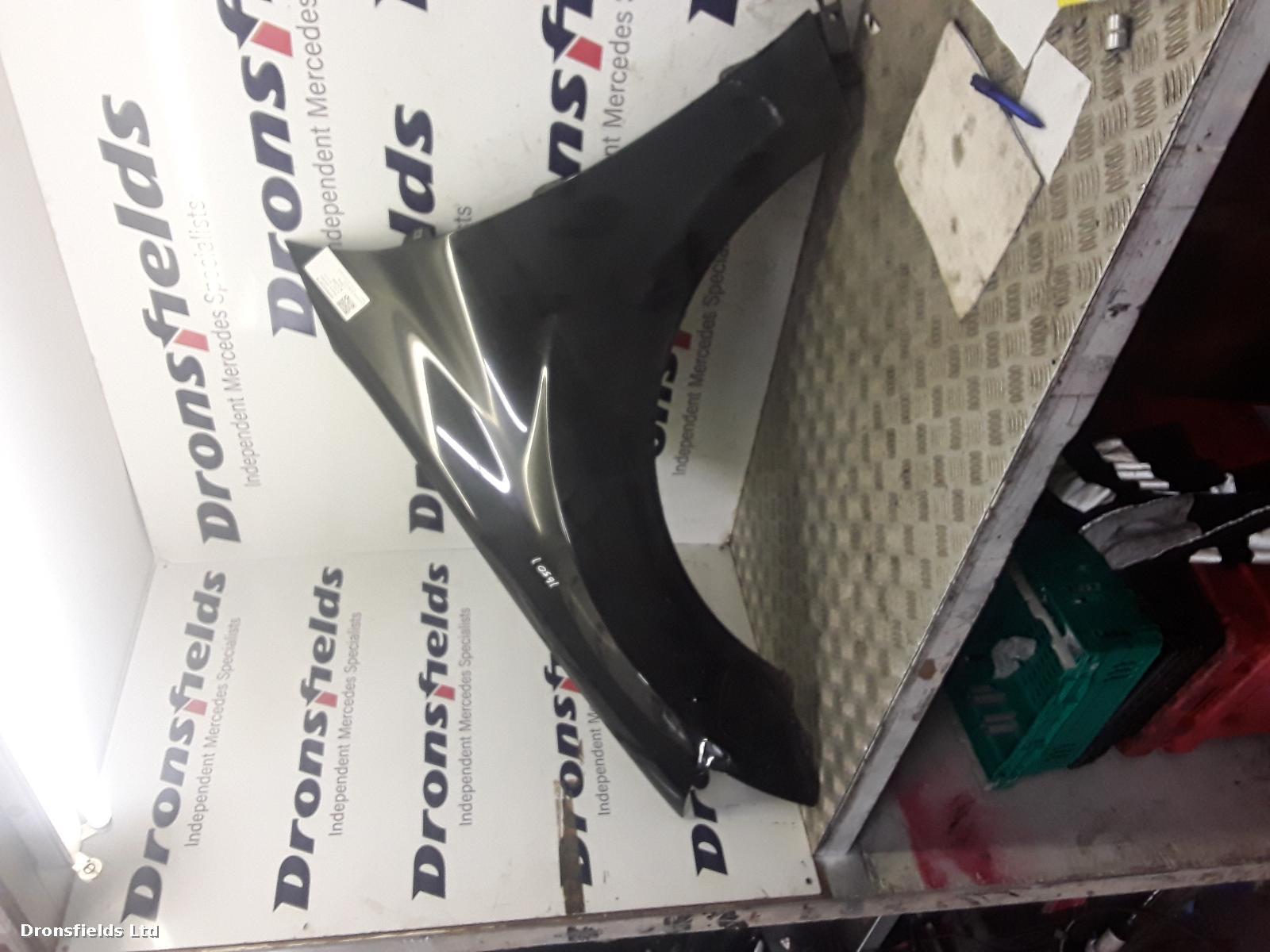 View Auto part L Wing Mercedes M Class 2007