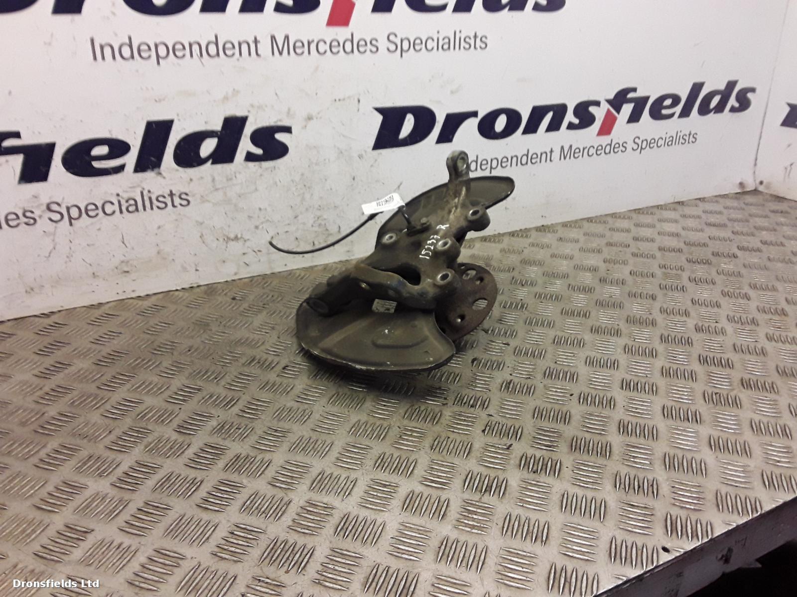 View Auto part RF Hub/Stub Axle Assembly Mercedes E Class 2015