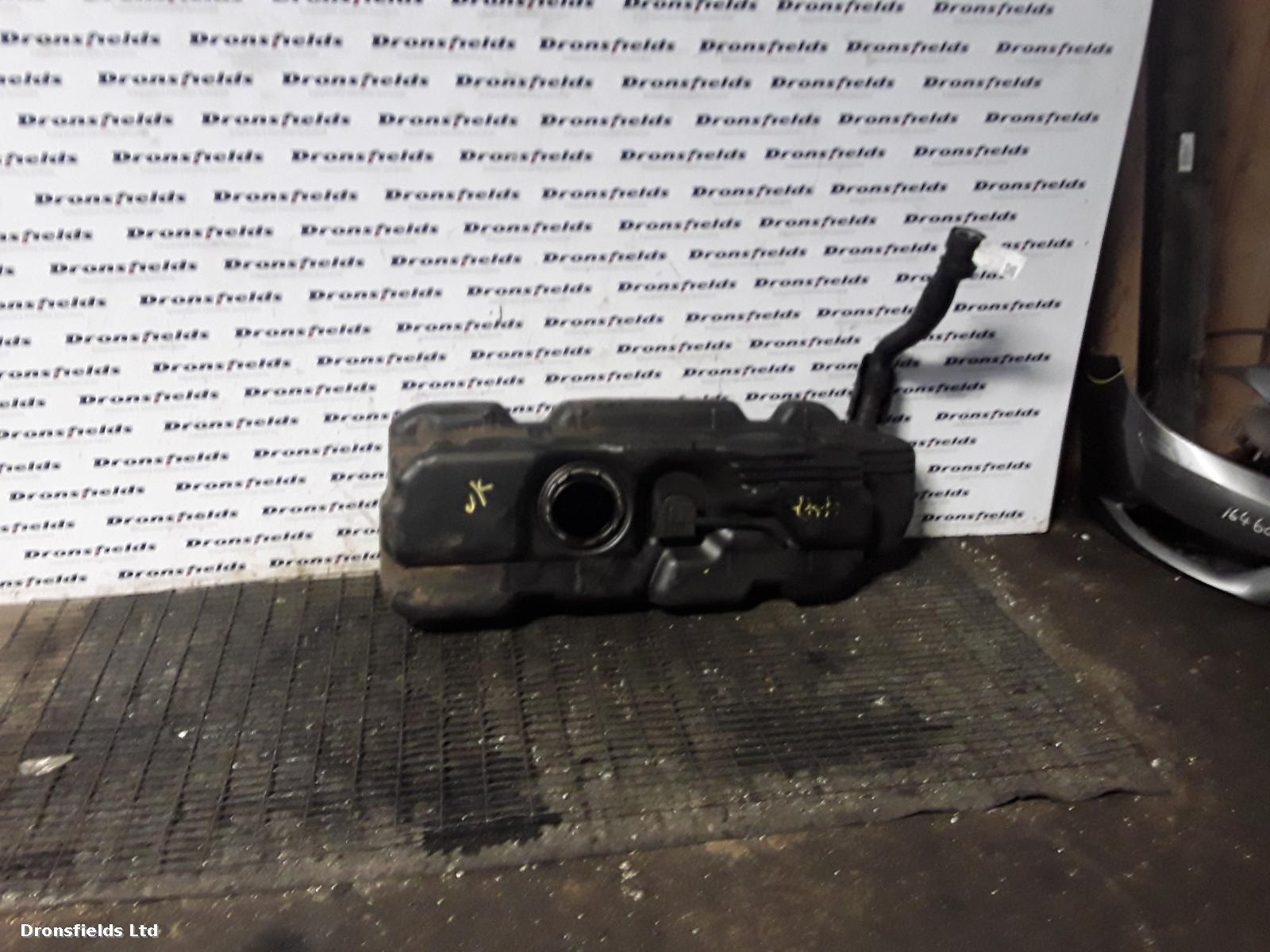 View Auto part Fuel Tank Mercedes Vito 2017