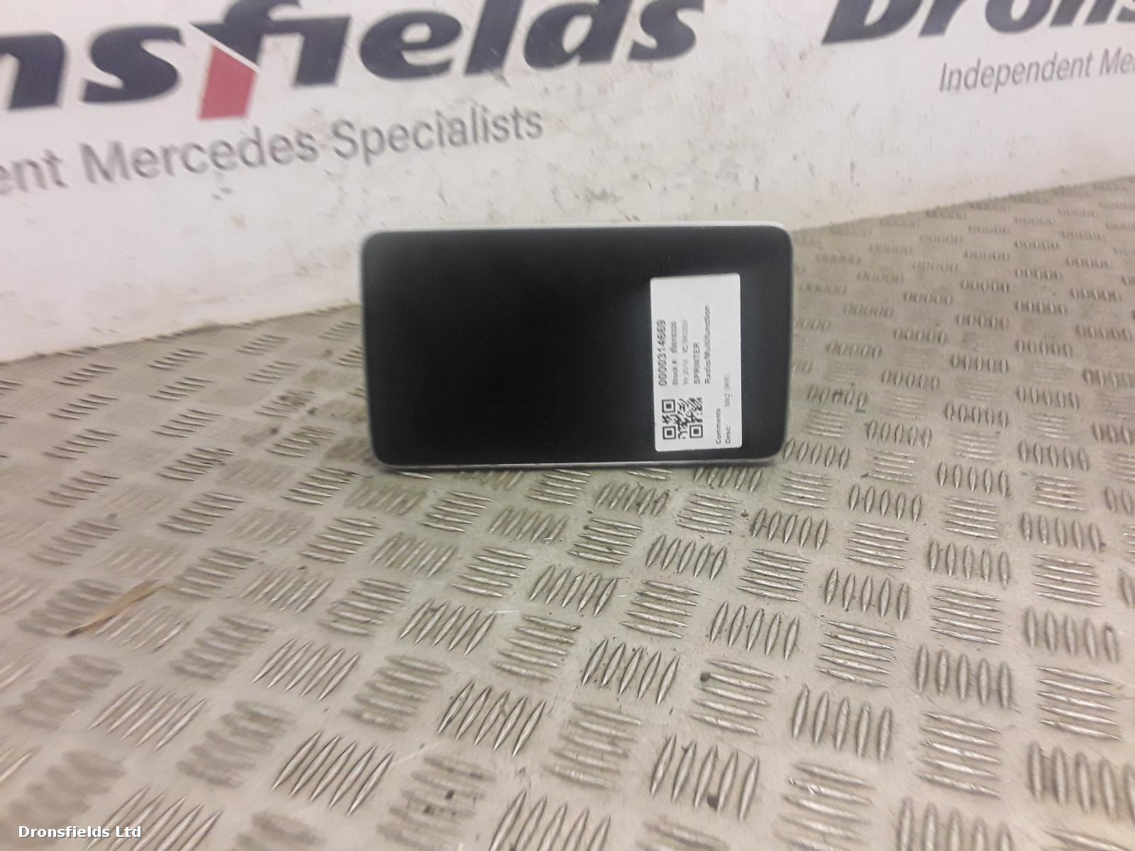 View Auto part Radio Display Mercedes Sprinter 2016