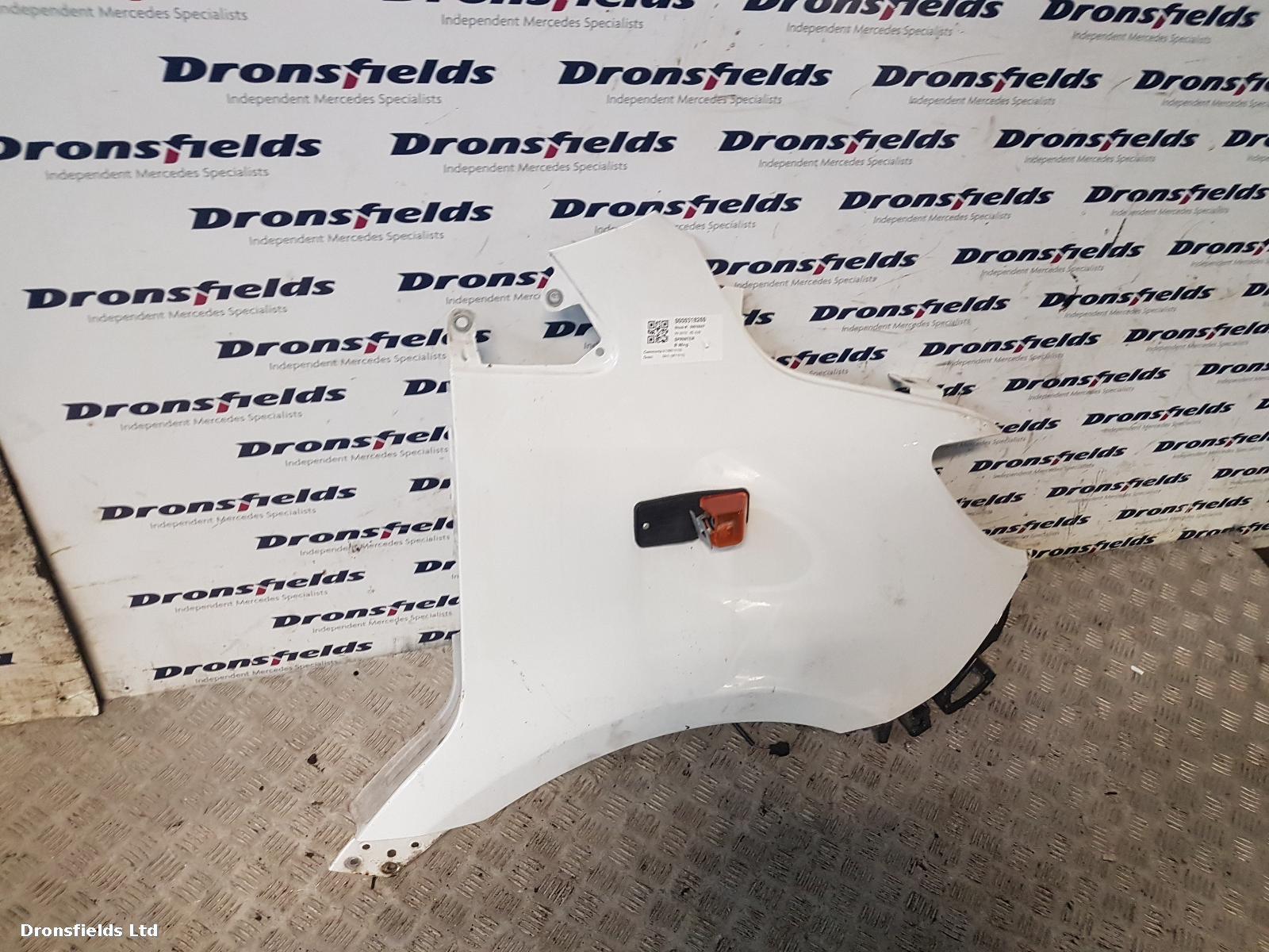 View Auto part R Wing Mercedes Sprinter 2019