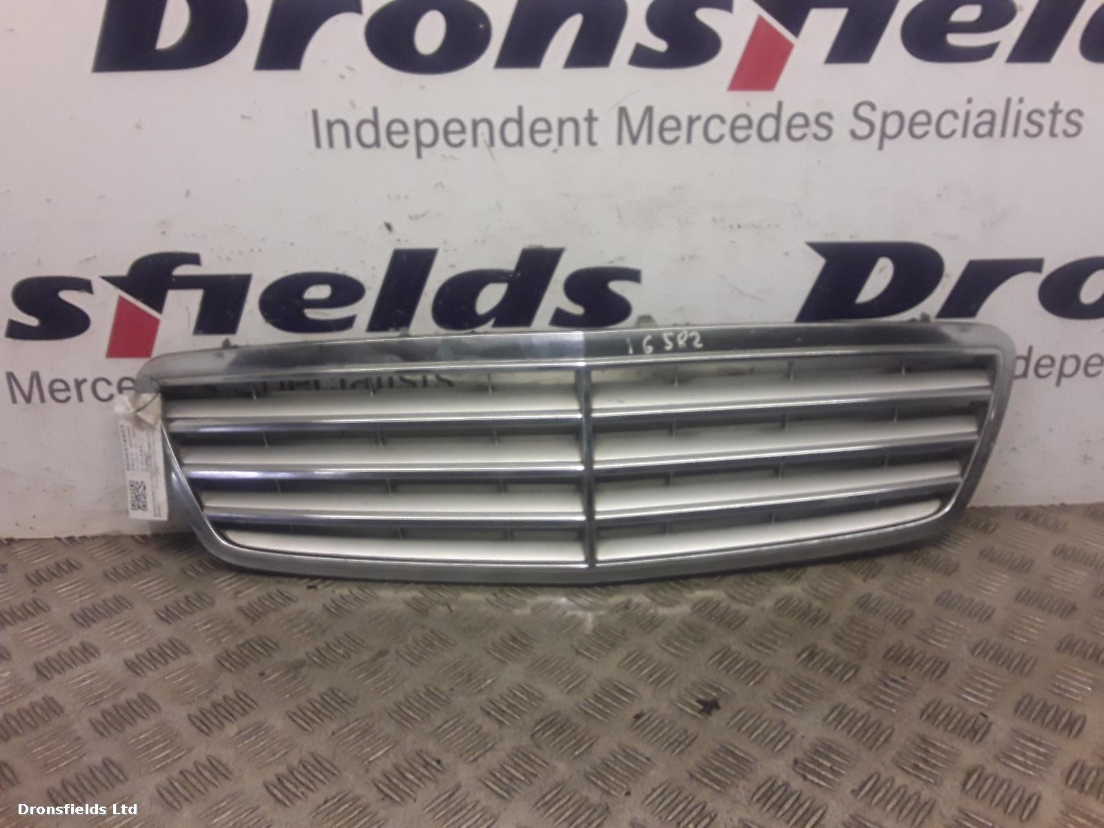 View Auto part Grille Mercedes C Class 2006