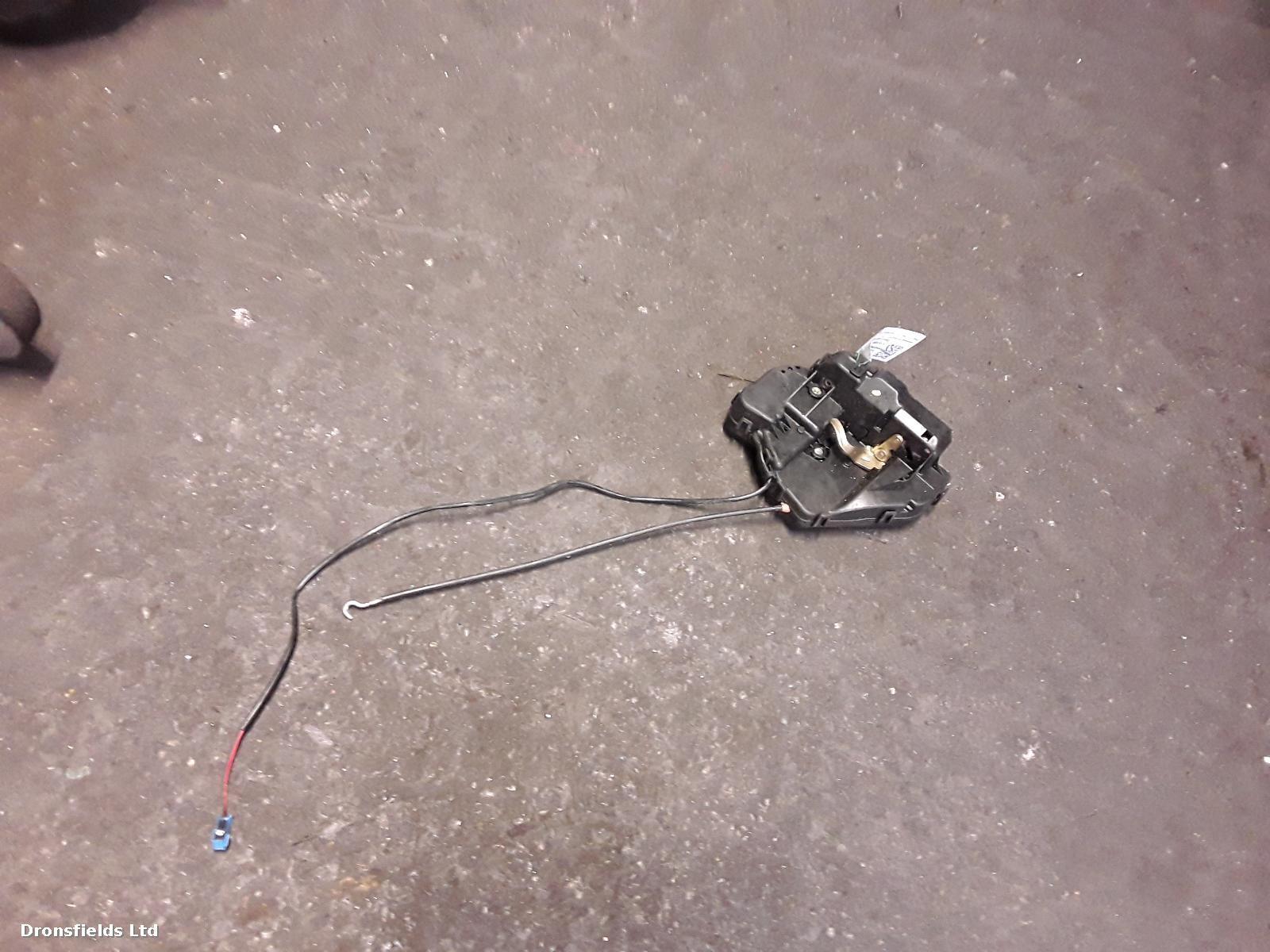 View Auto part Door Lock Assembly Mercedes C Class 2006
