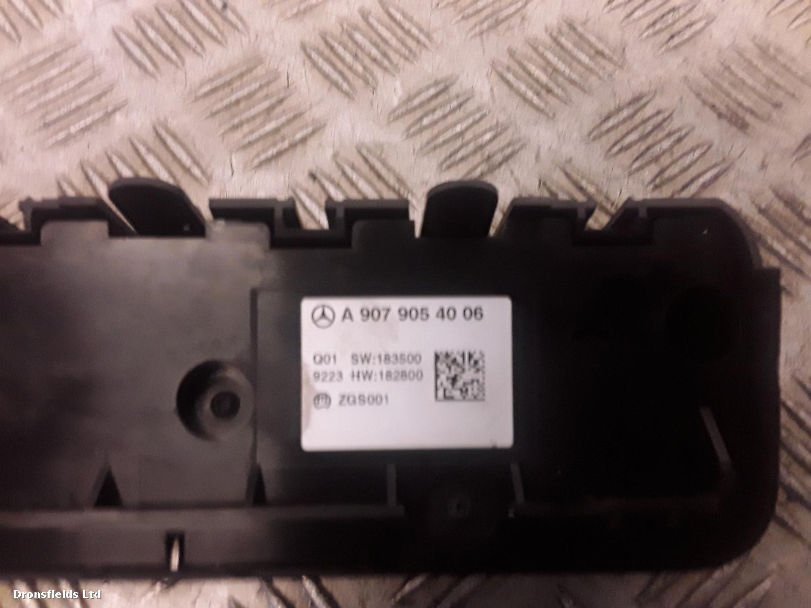 View Auto part Heater/AC Controller Mercedes Sprinter 2020