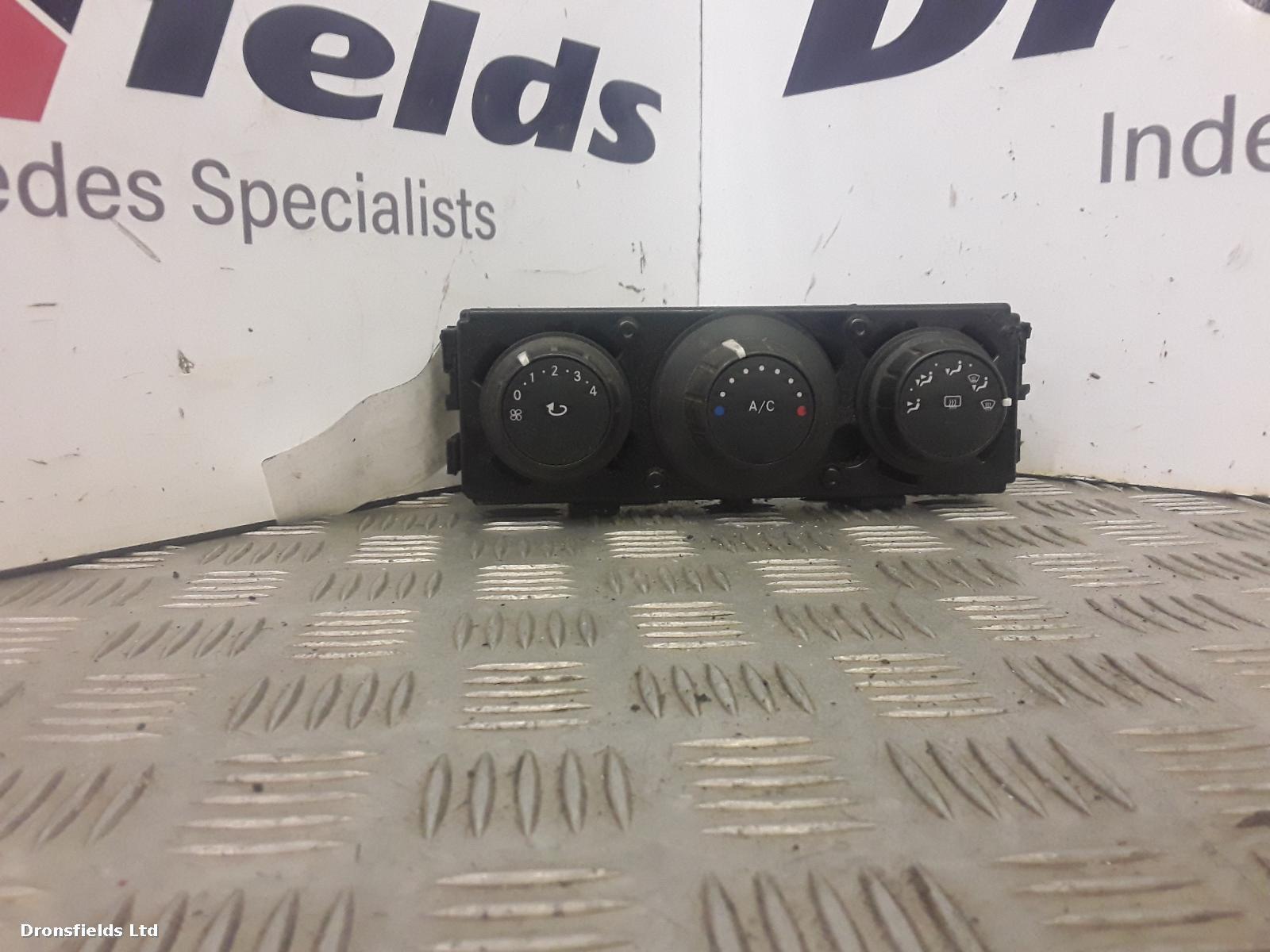 View Auto part Heater/AC Controller Mercedes Citan 2013