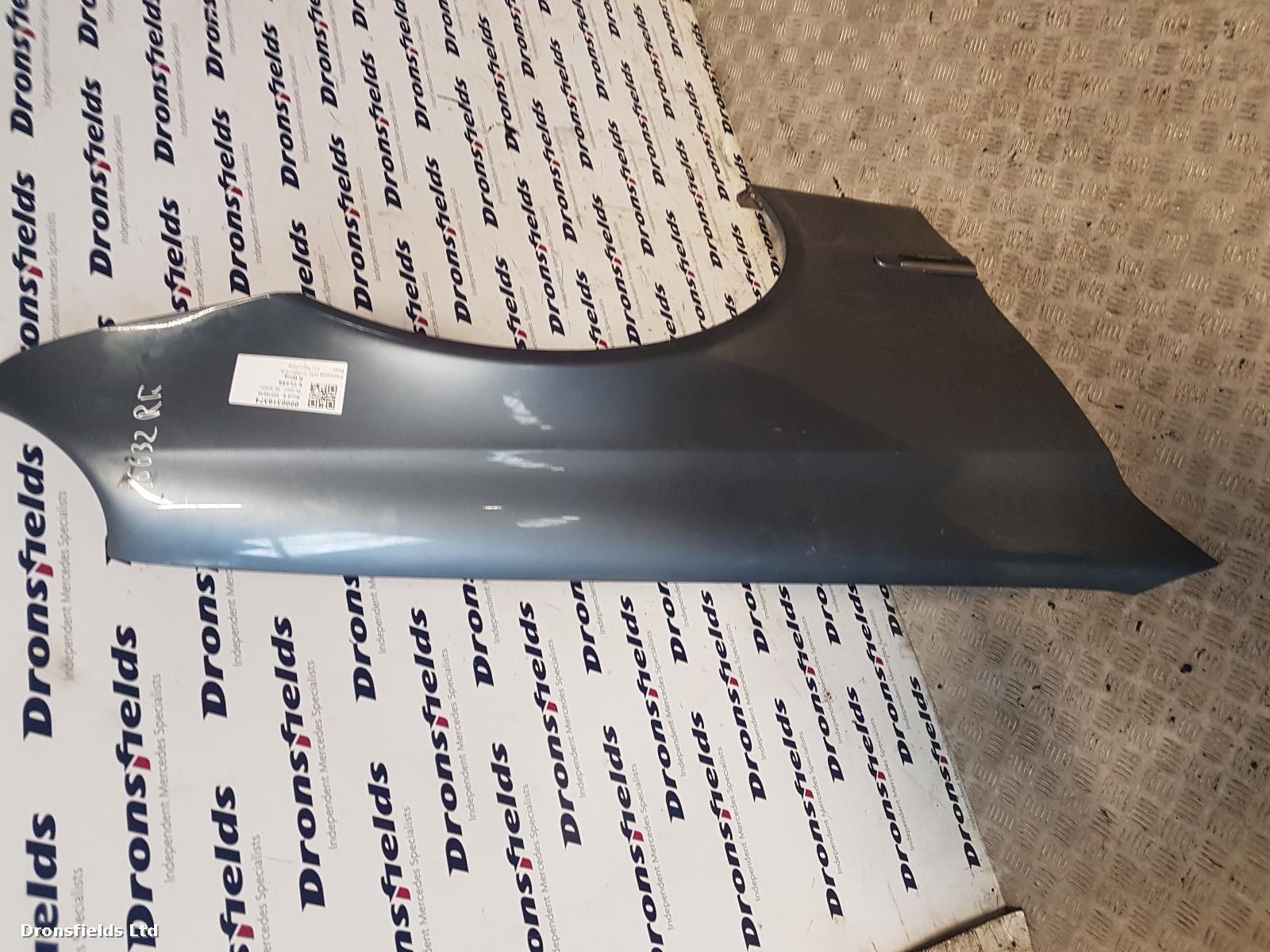 View Auto part R Wing Mercedes E Class 2007