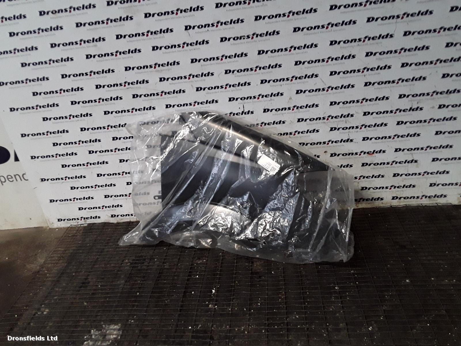 View Auto part R Wing Mercedes Sprinter 2016