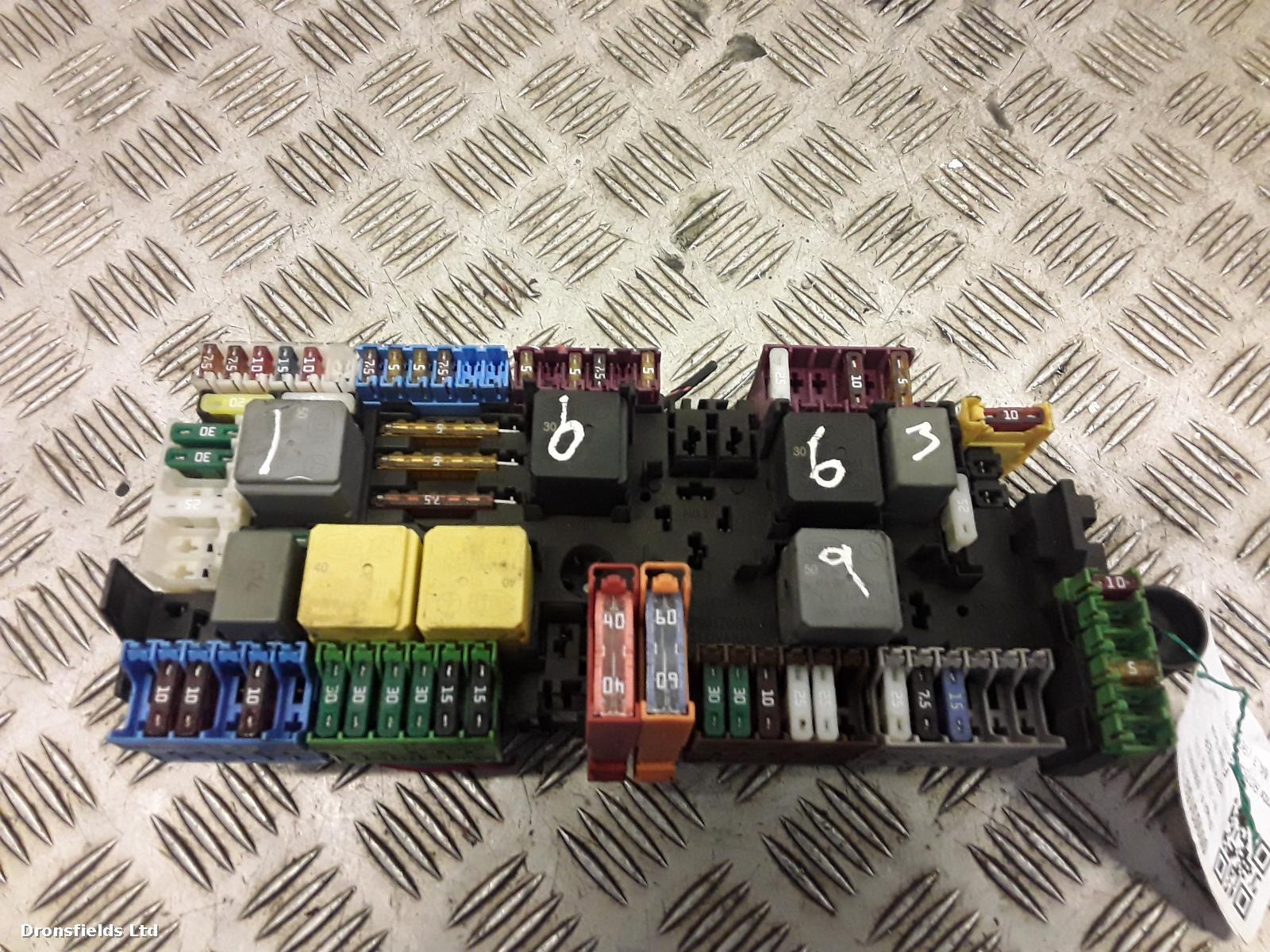 View Auto part Fuse Box Mercedes Sprinter 2018