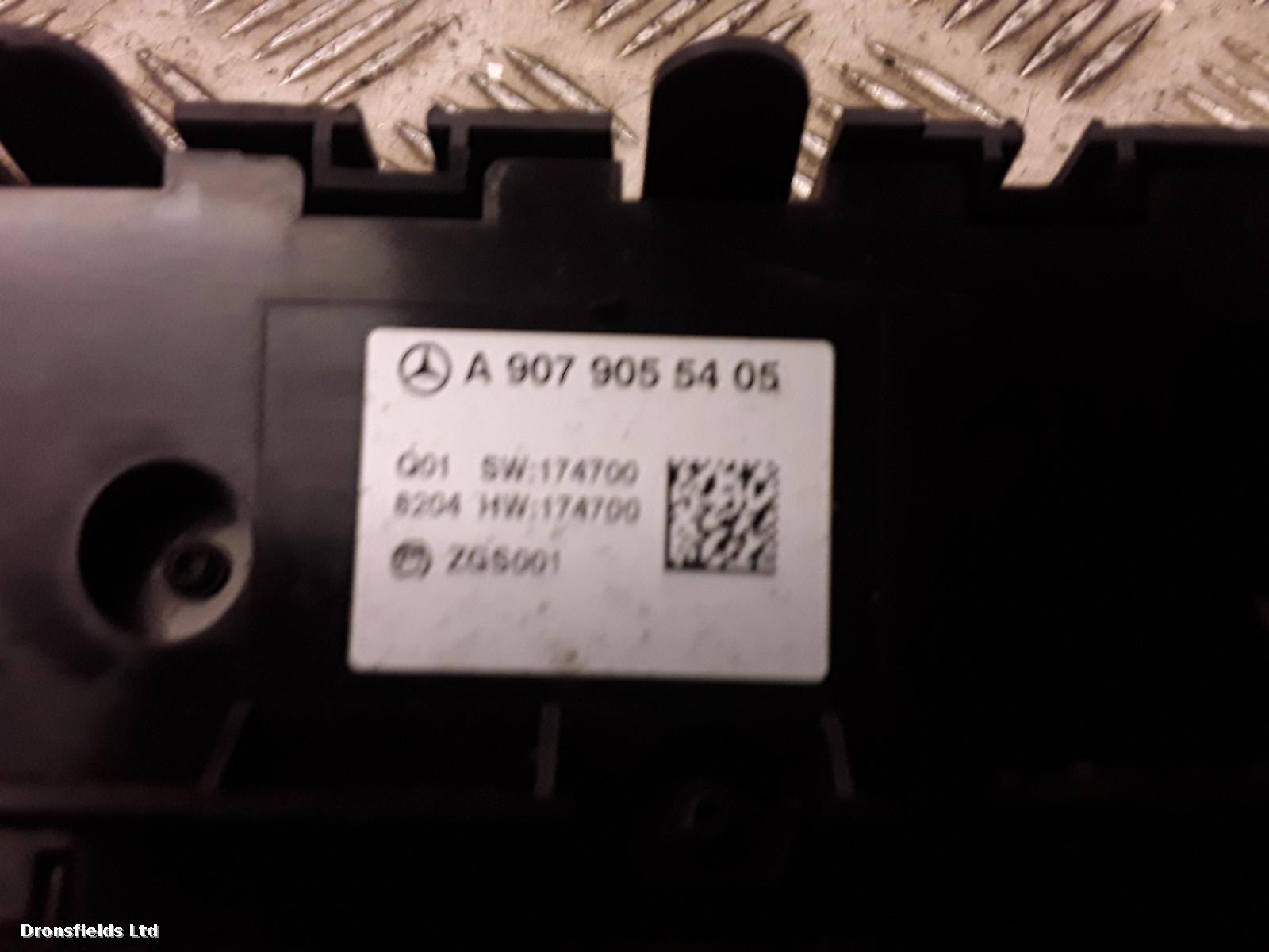 View Auto part Heater/AC Controller Mercedes Sprinter 2018
