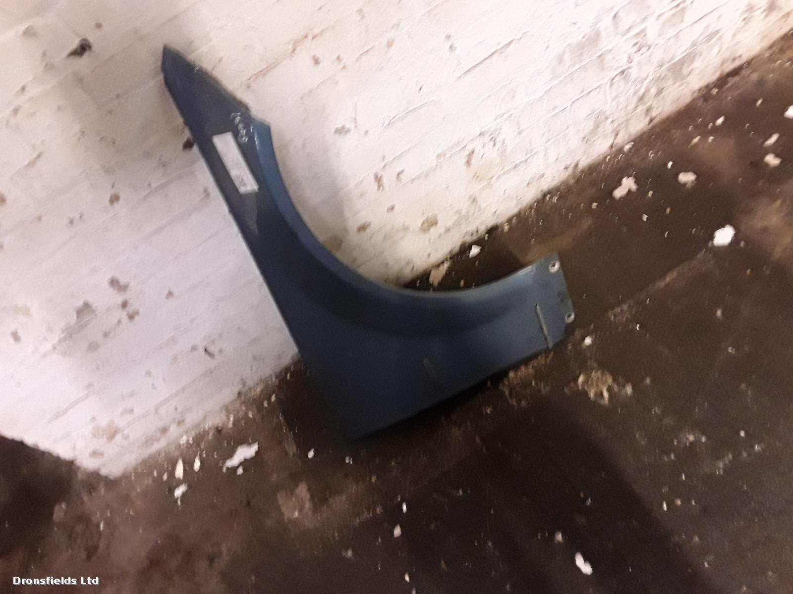 View Auto part R Wing Mercedes C Class 2010