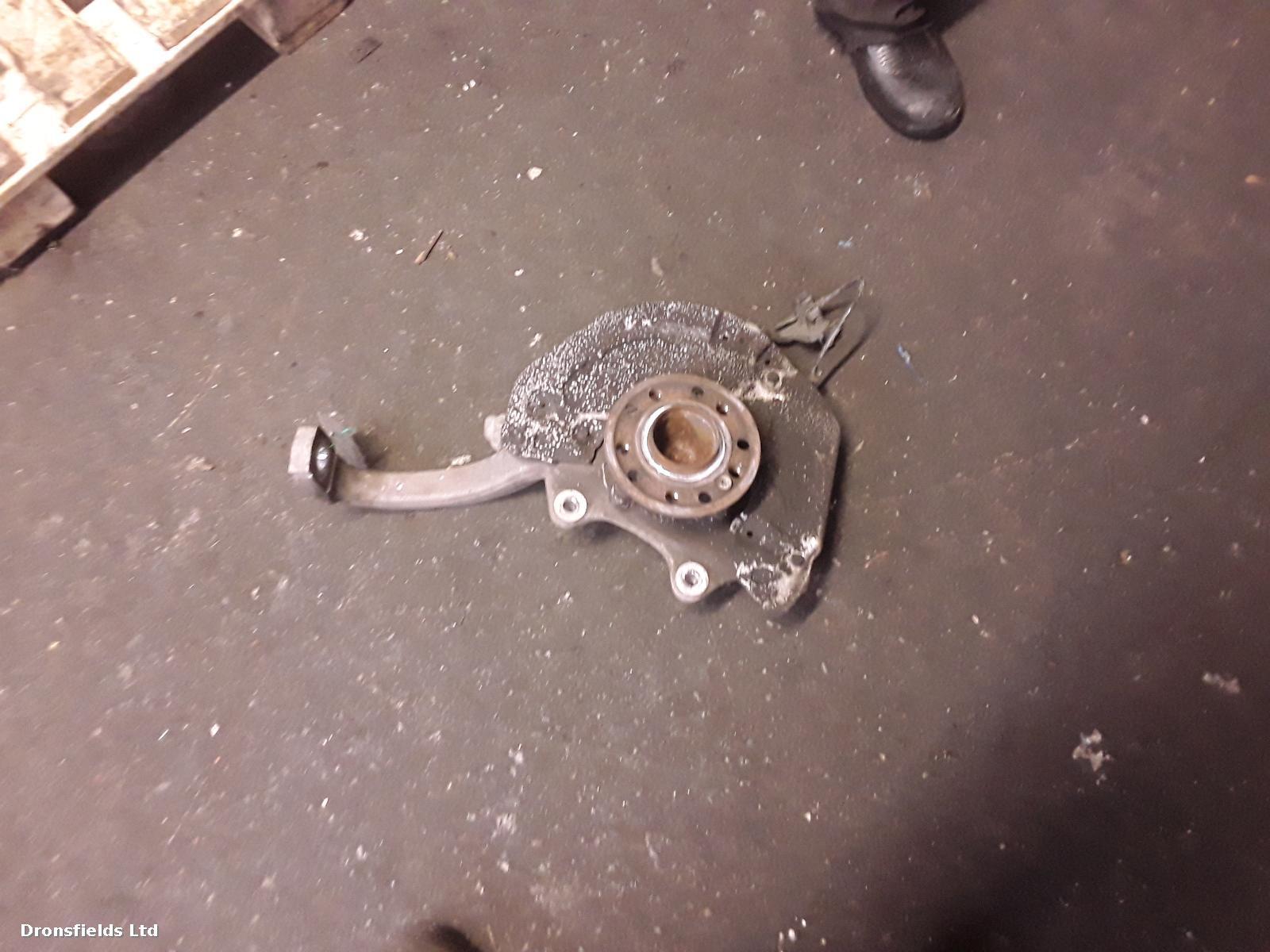 View Auto part RF Hub/Stub Axle Assembly Mercedes C Class 2017