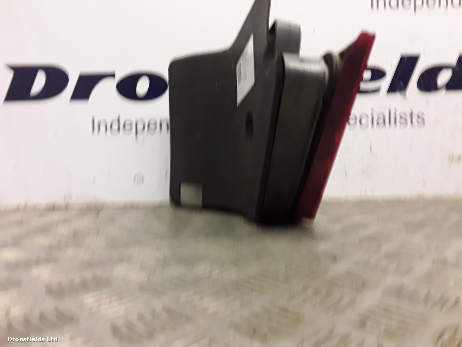 View Auto part R Taillight Mercedes S Class 1994