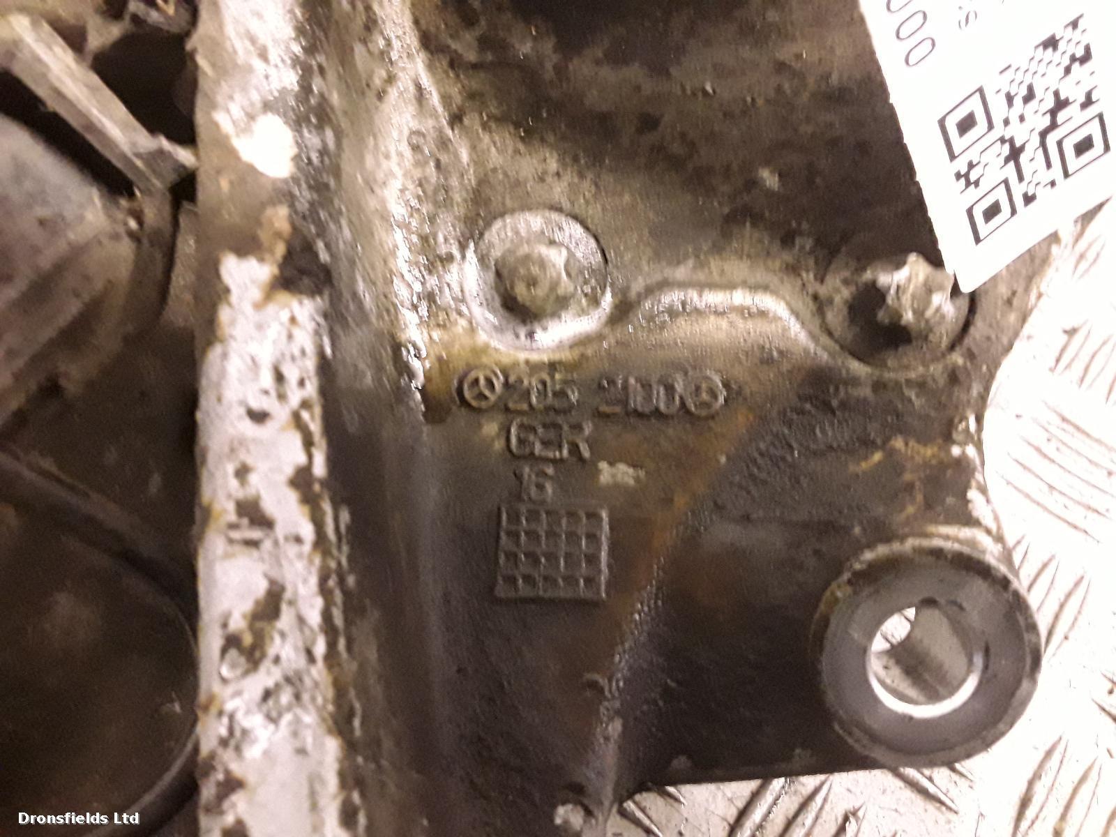 View Auto part RF Hub/Stub Axle Assembly Mercedes C Class 2016