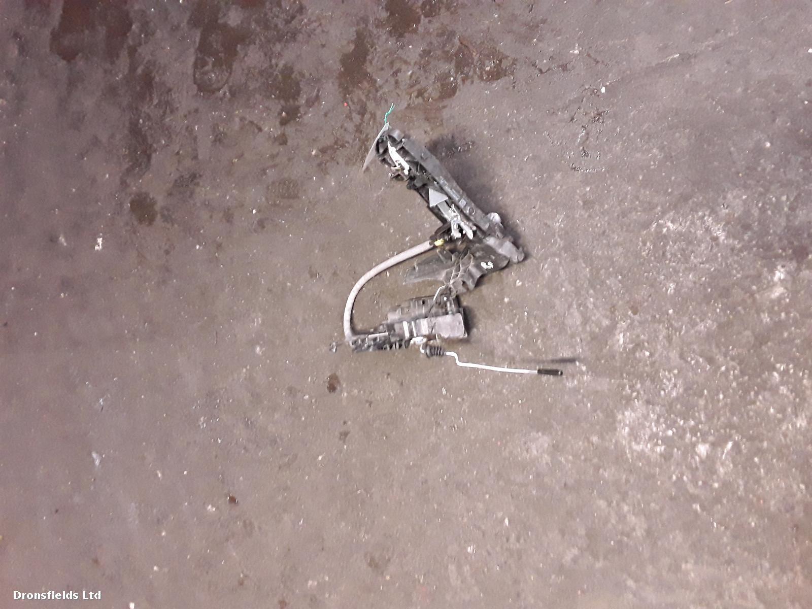 View Auto part Door Lock Assembly Mercedes C Class 2017