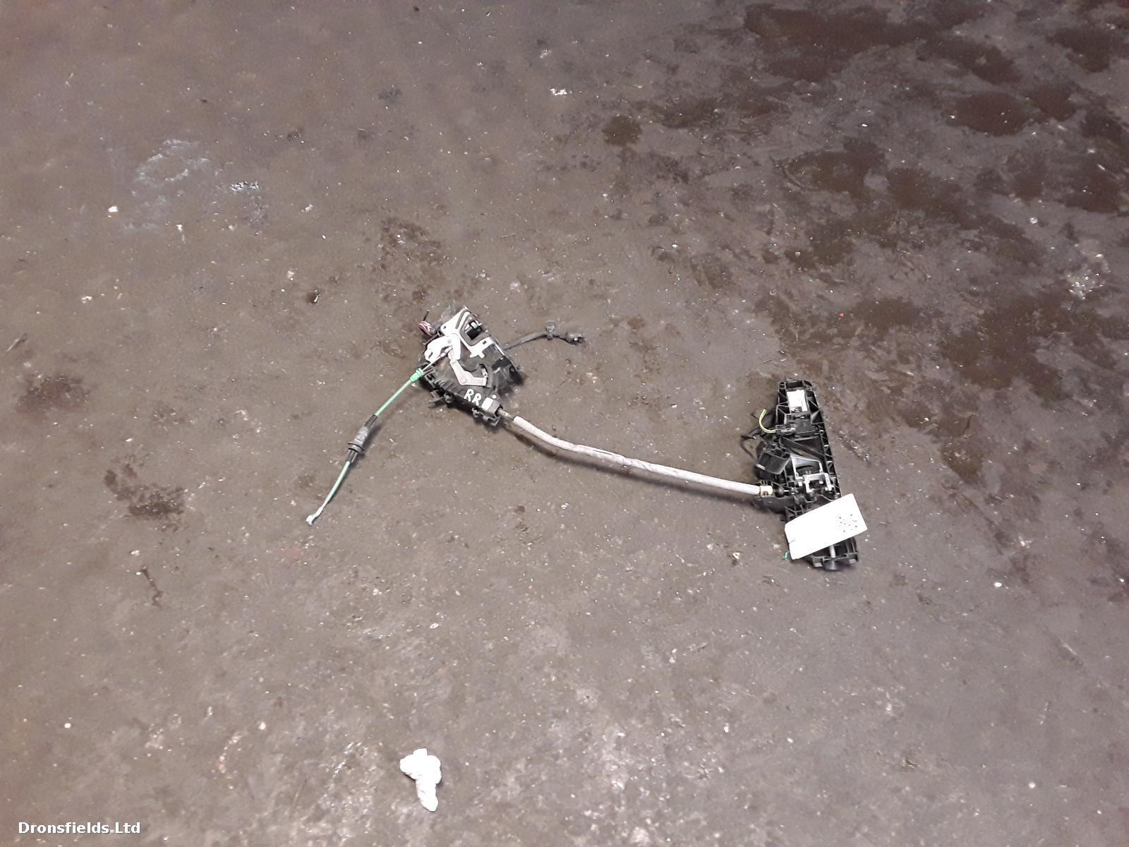 View Auto part Door Lock Assembly Mercedes C Class 2017