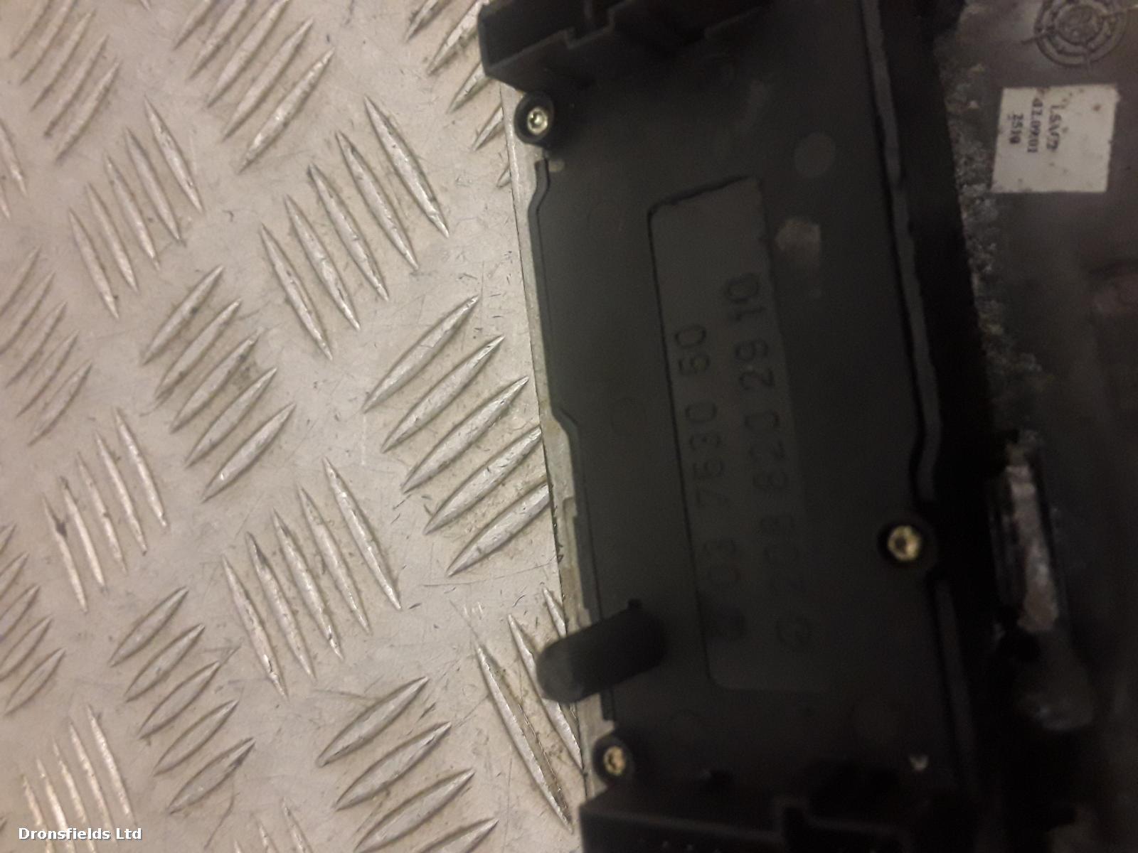 View Auto part Elect. Window Switch Mercedes Clk 2001