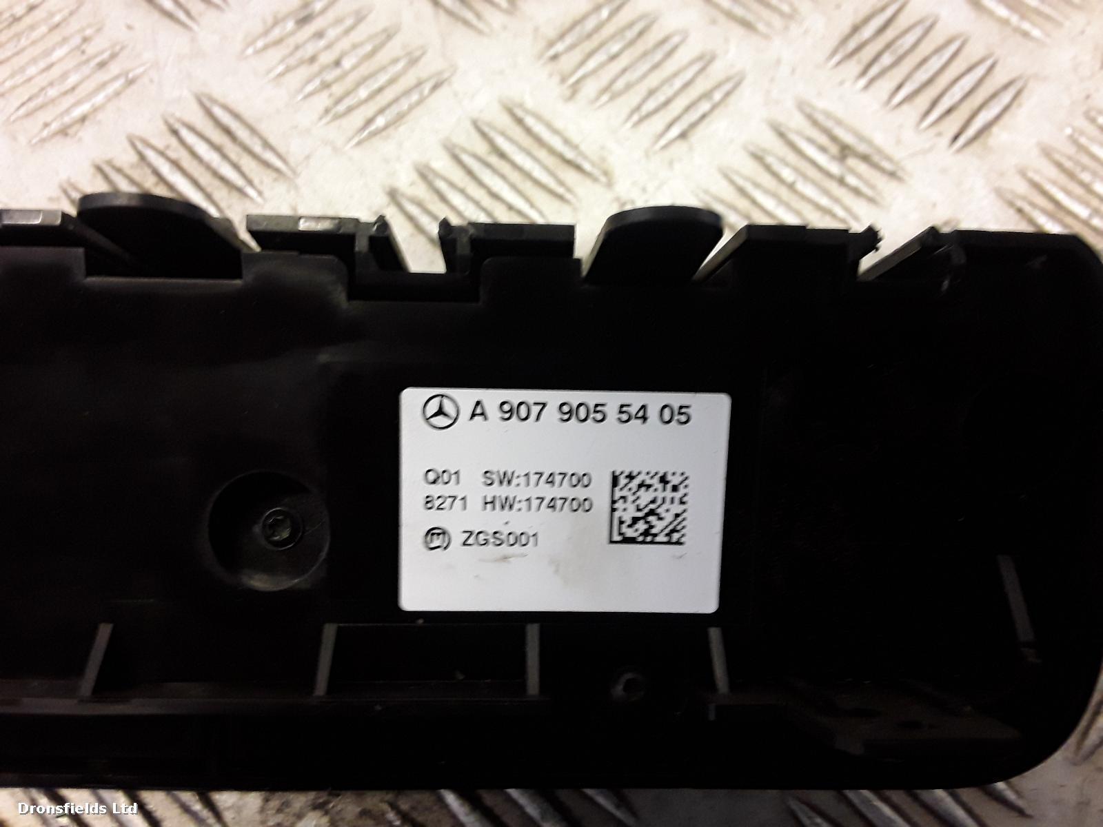 View Auto part Heater/AC Controller Mercedes Sprinter 2018