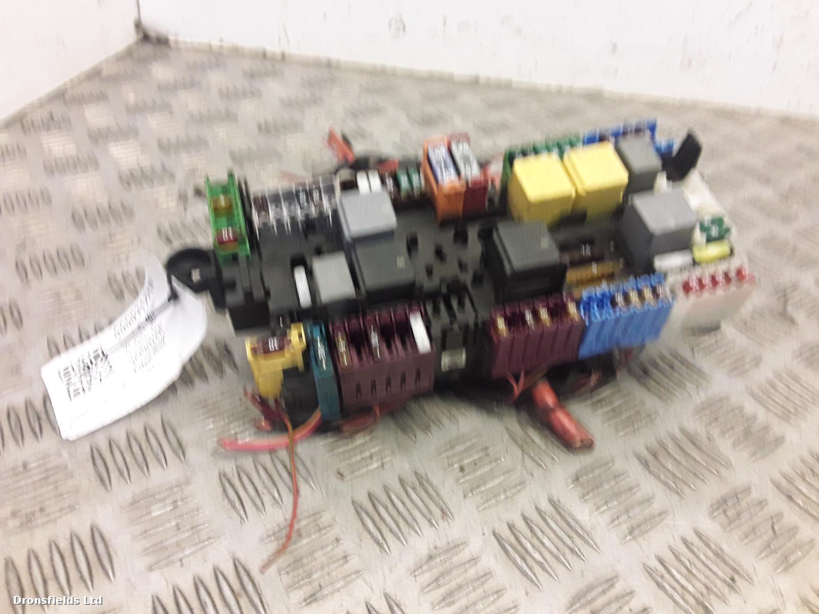 View Auto part Fuse Box Mercedes Sprinter 2021