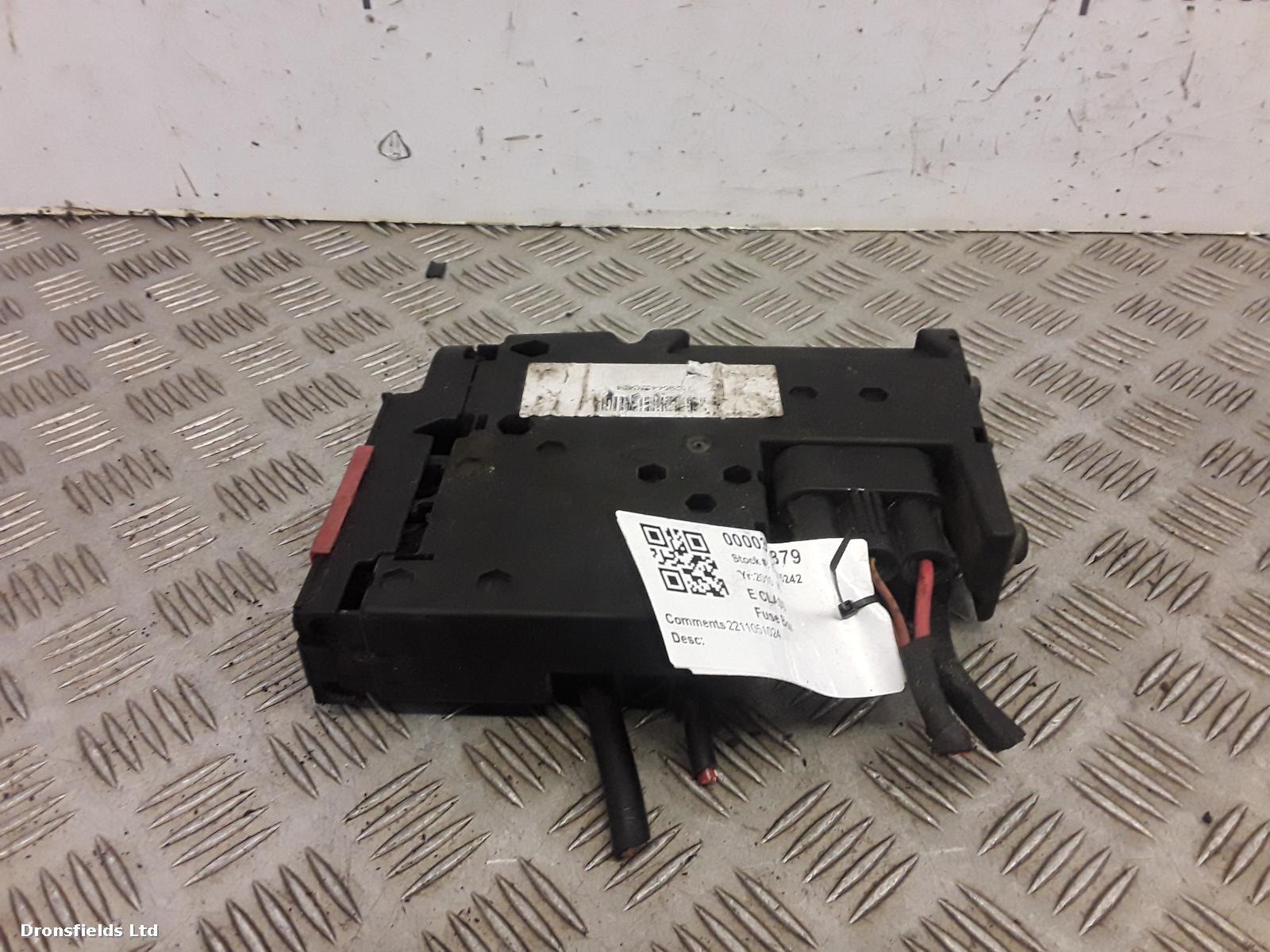 View Auto part Fuse Box Mercedes E Class 2010