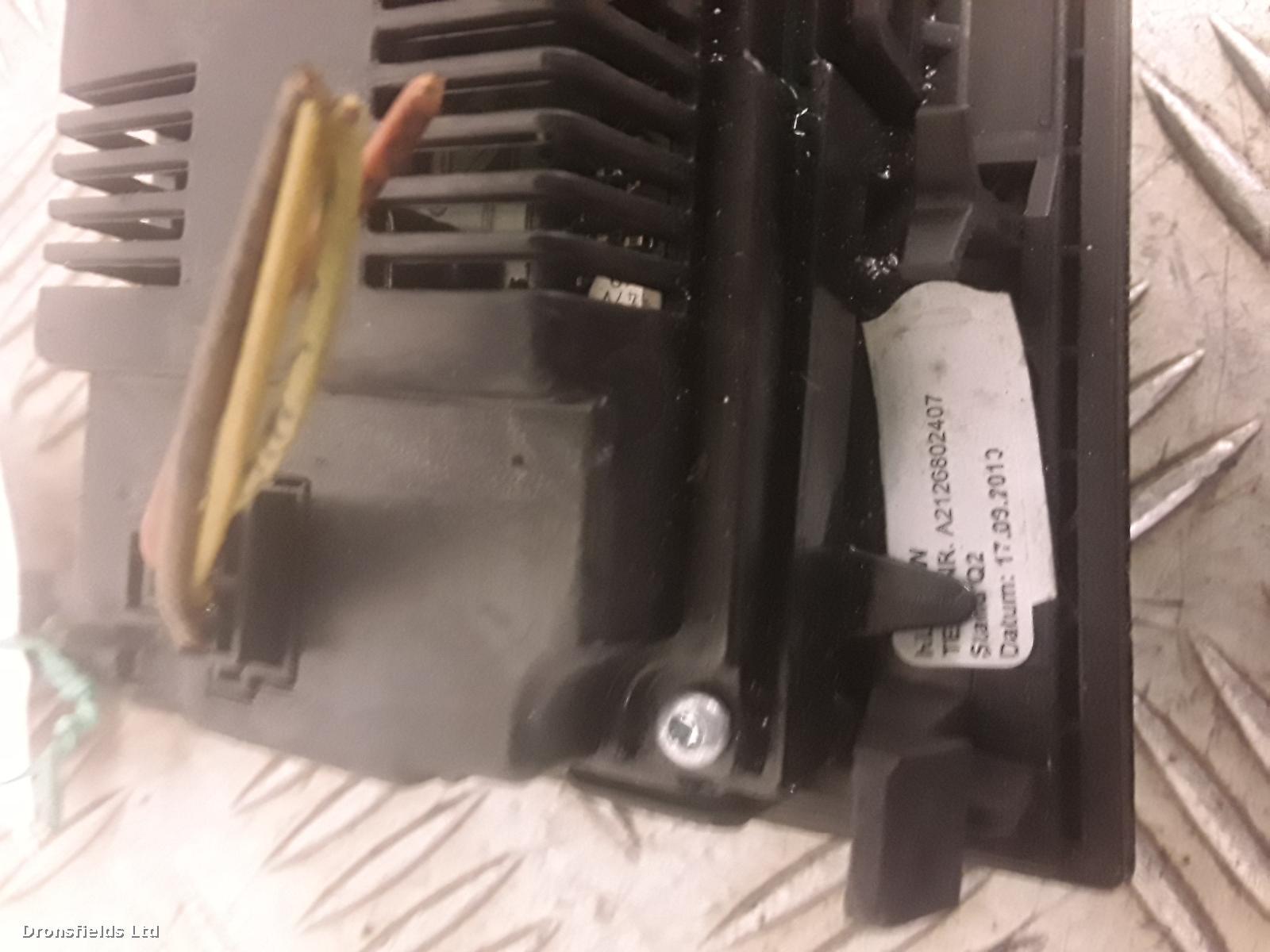 View Auto part Heater/AC Controller Mercedes E Class 2010