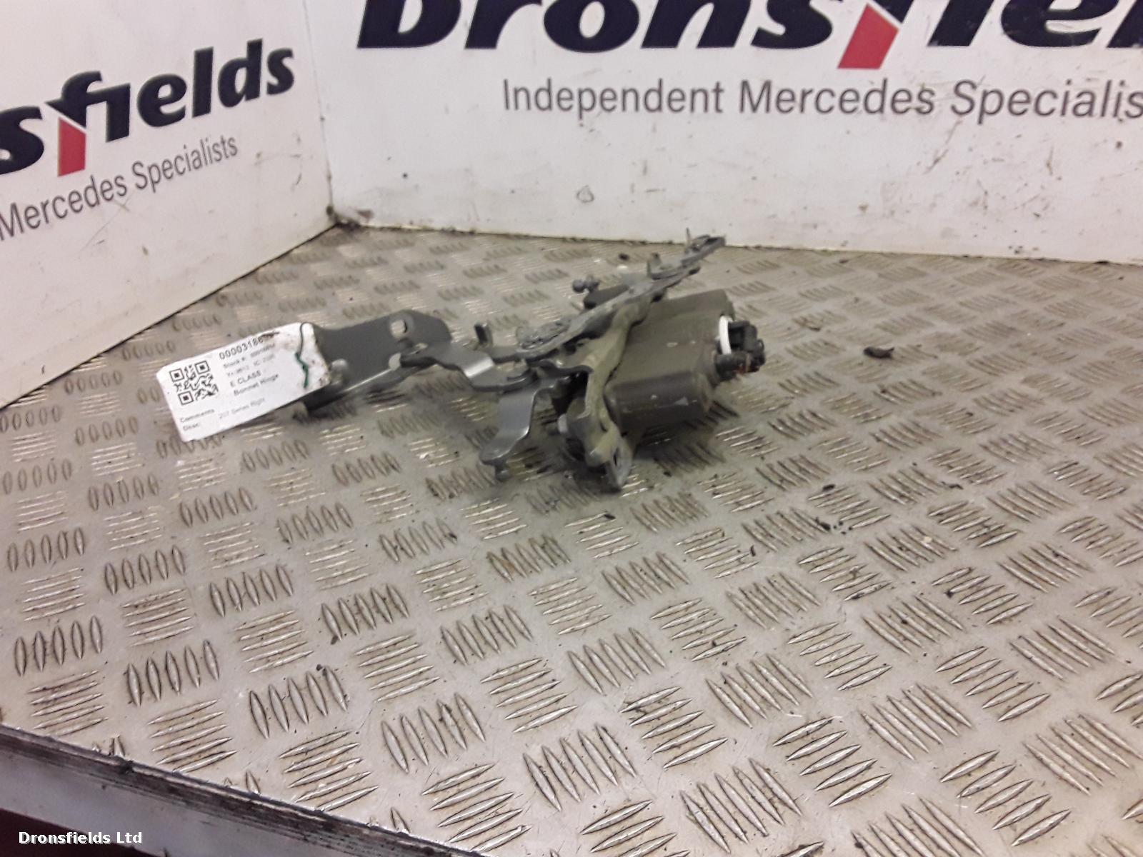 View Auto part Bonnet Hinge Mercedes E Class 2013