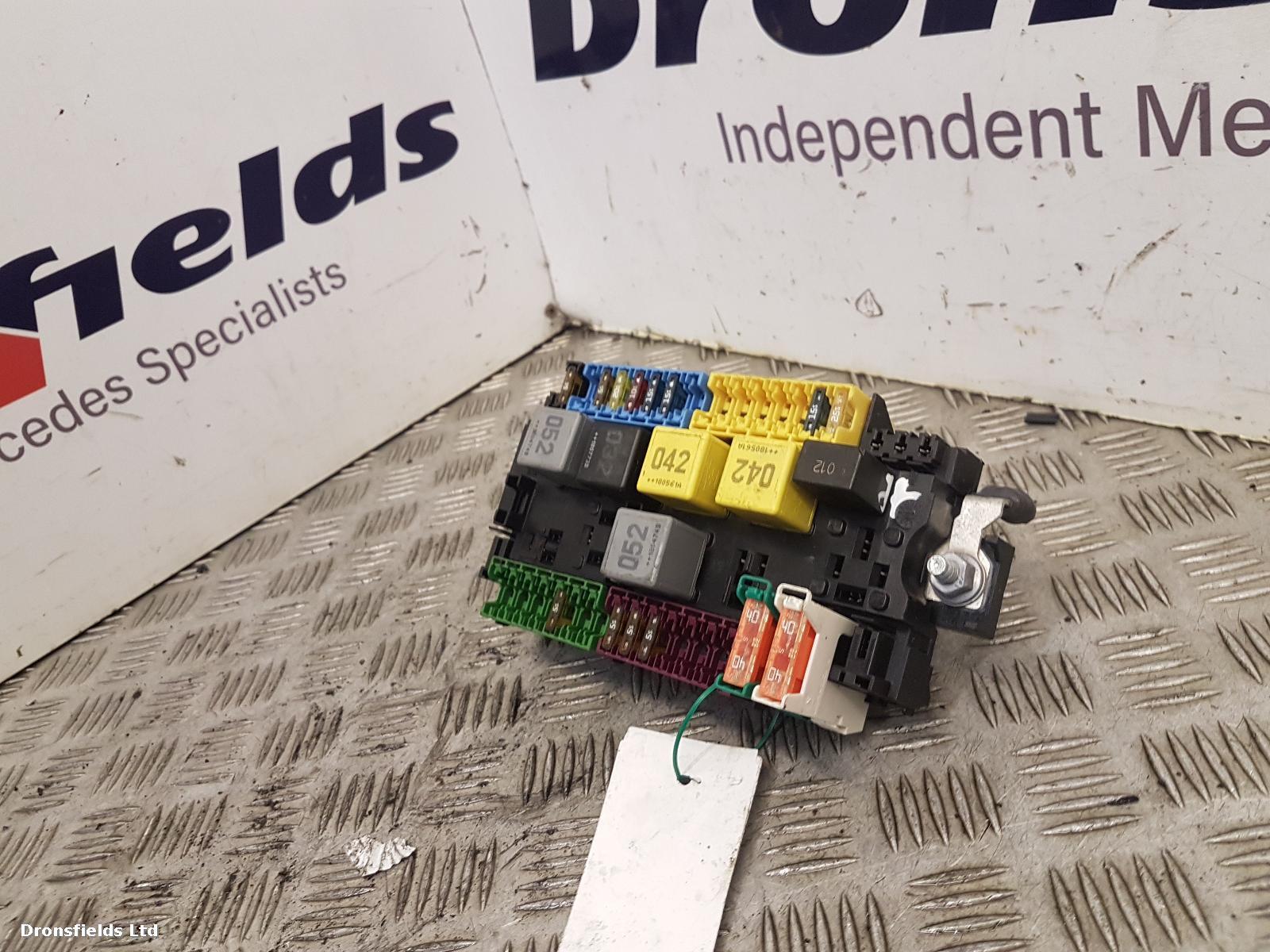 View Auto part Fuse Box Mercedes Vito 2018