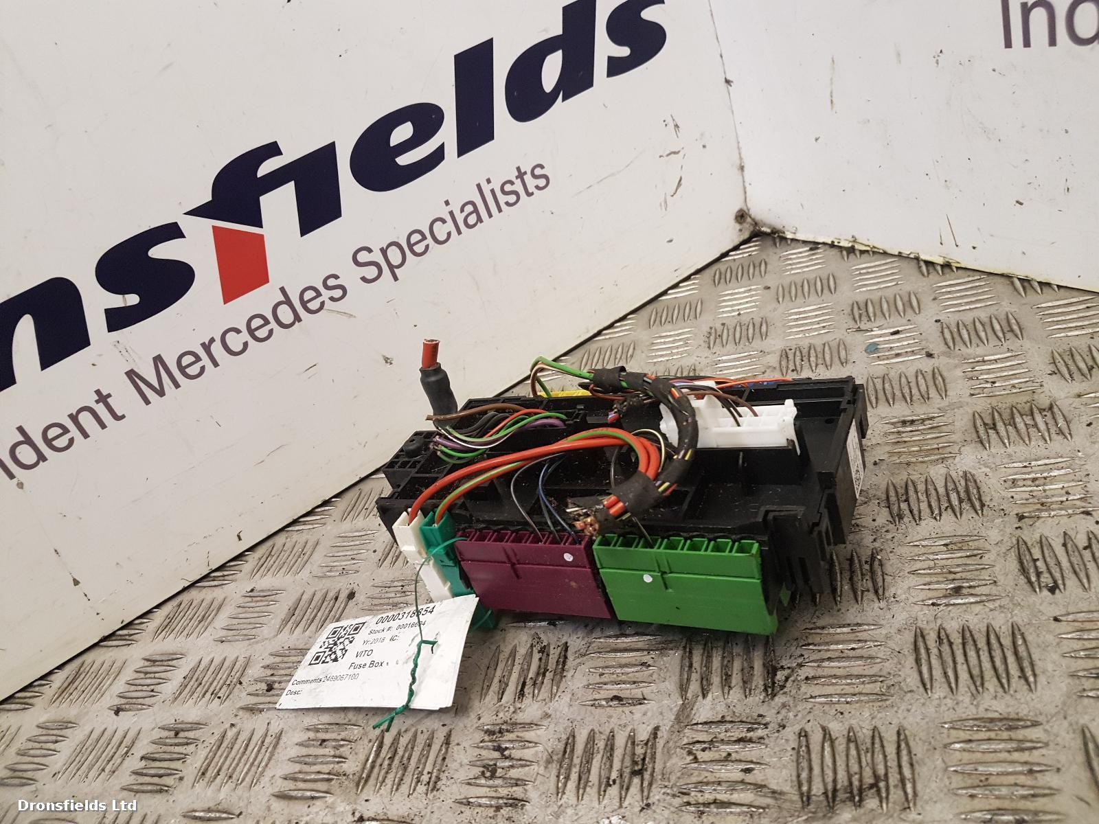 View Auto part Fuse Box Mercedes Vito 2018