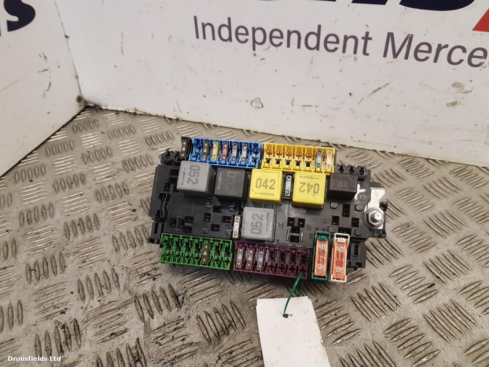 View Auto part Fuse Box Mercedes Vito 2018