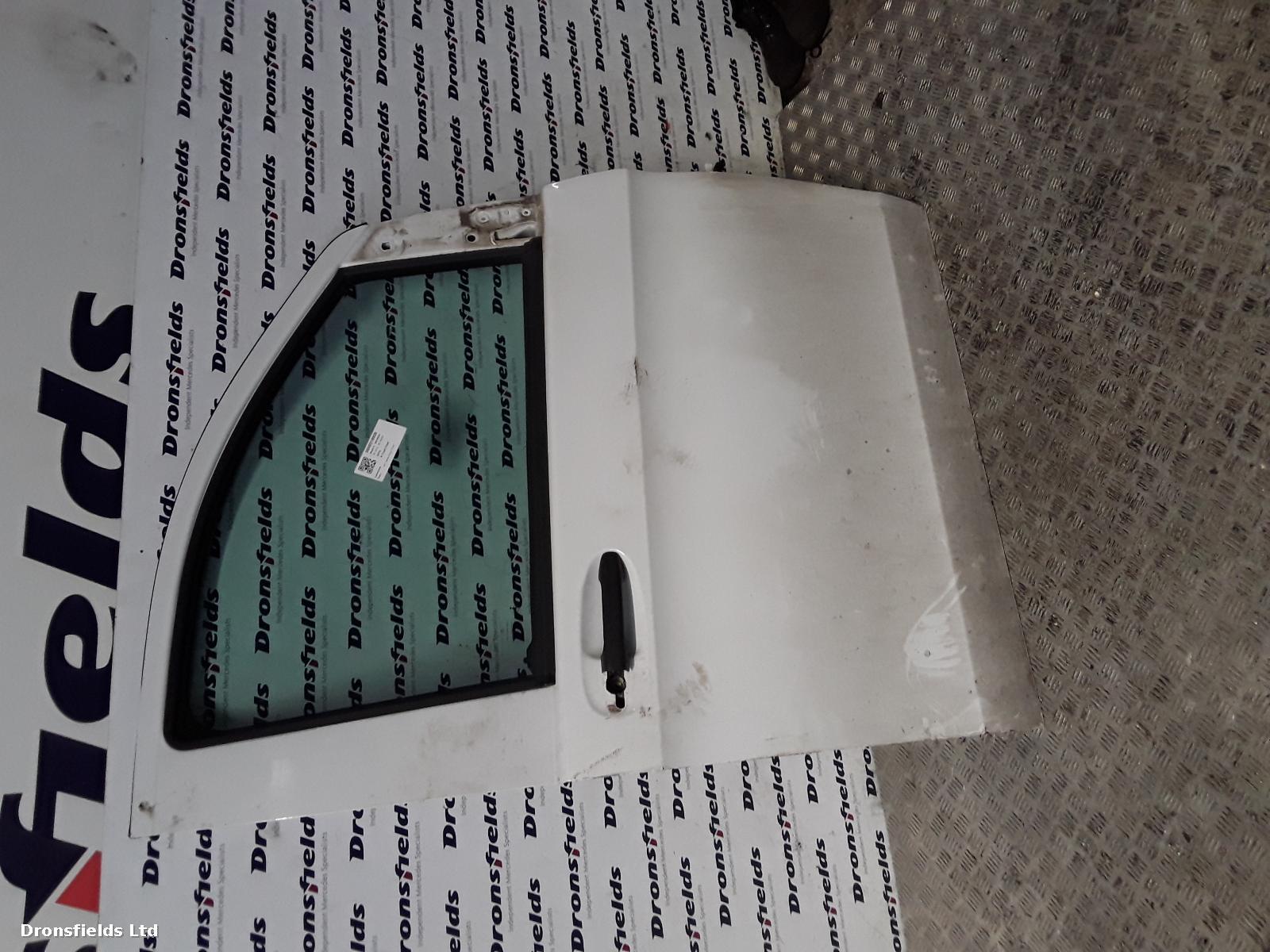 View Auto part R Front Door Mercedes Vito 2015