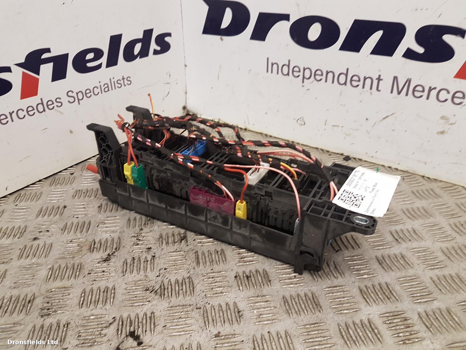 View Auto part Fuse Box Mercedes Vito 2019
