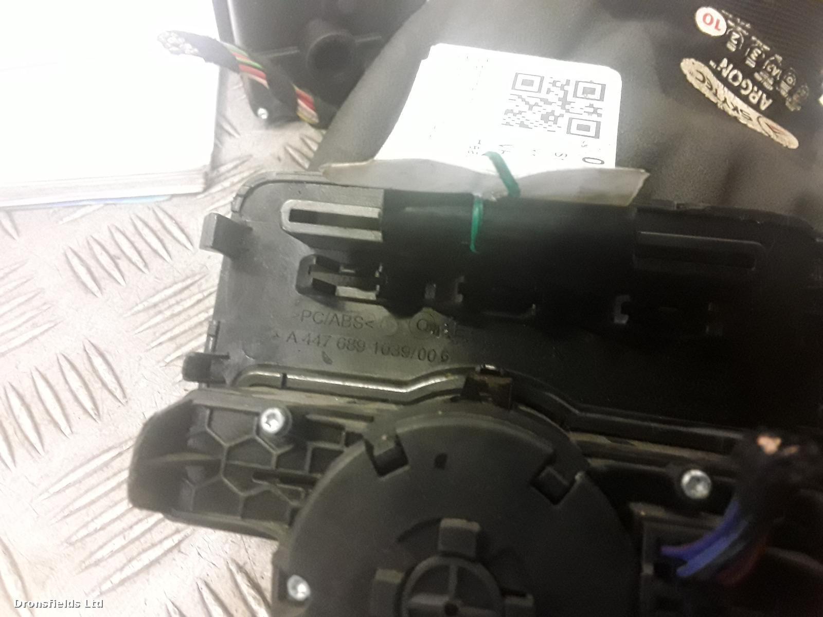 View Auto part Headlight Switch Mercedes Vito 2019