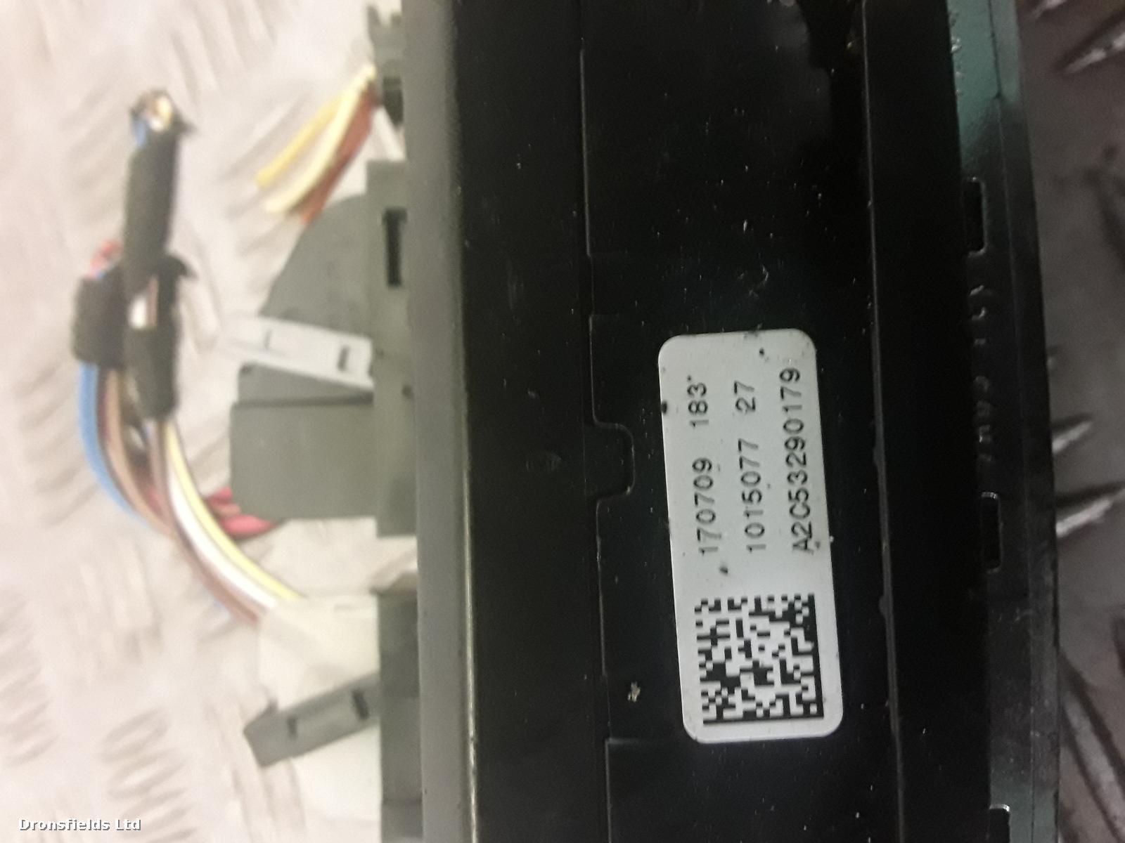 View Auto part Heater/AC Controller Mercedes C Class 2009