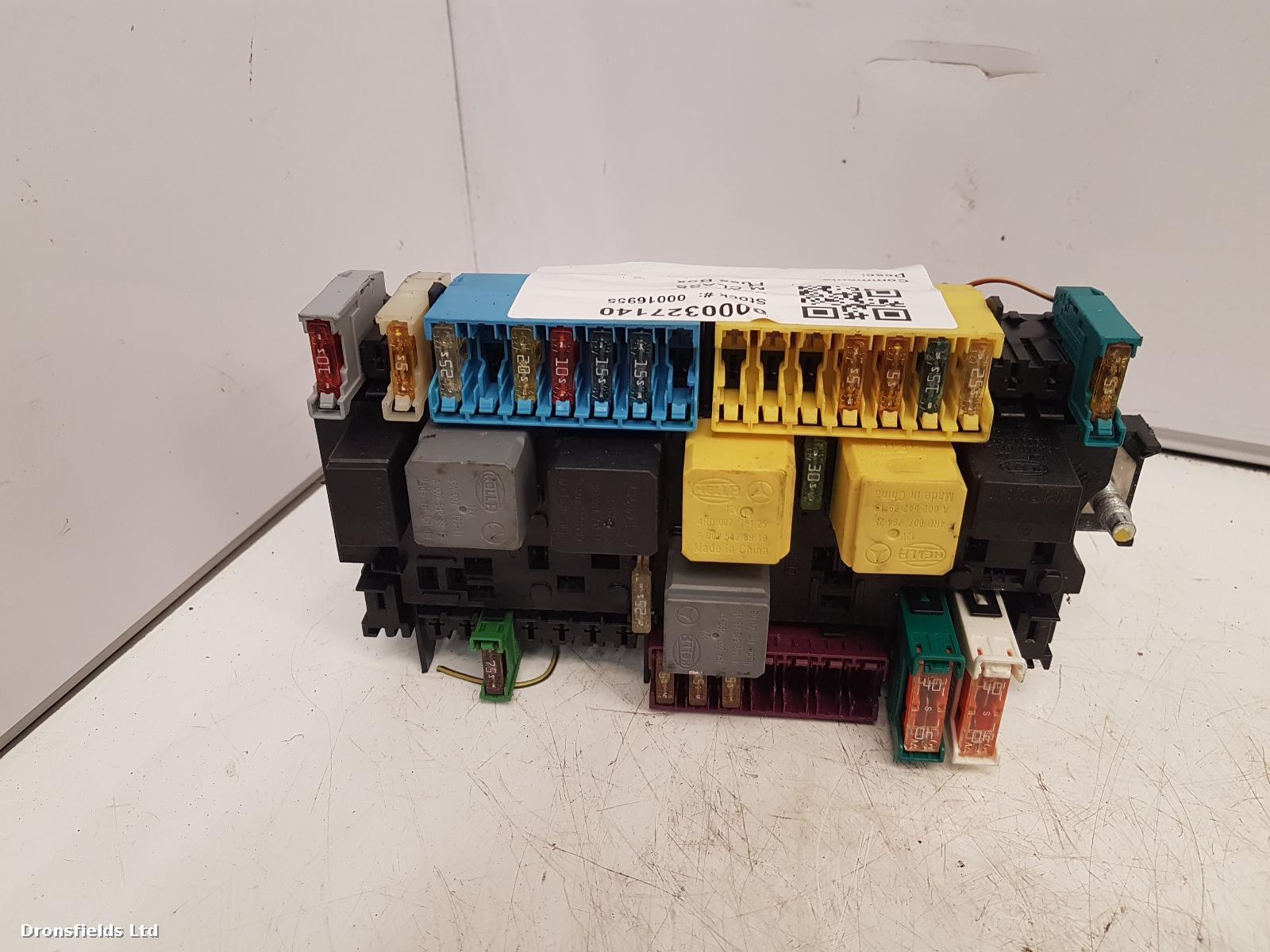 View Auto part Fuse Box Mercedes M Class 2005
