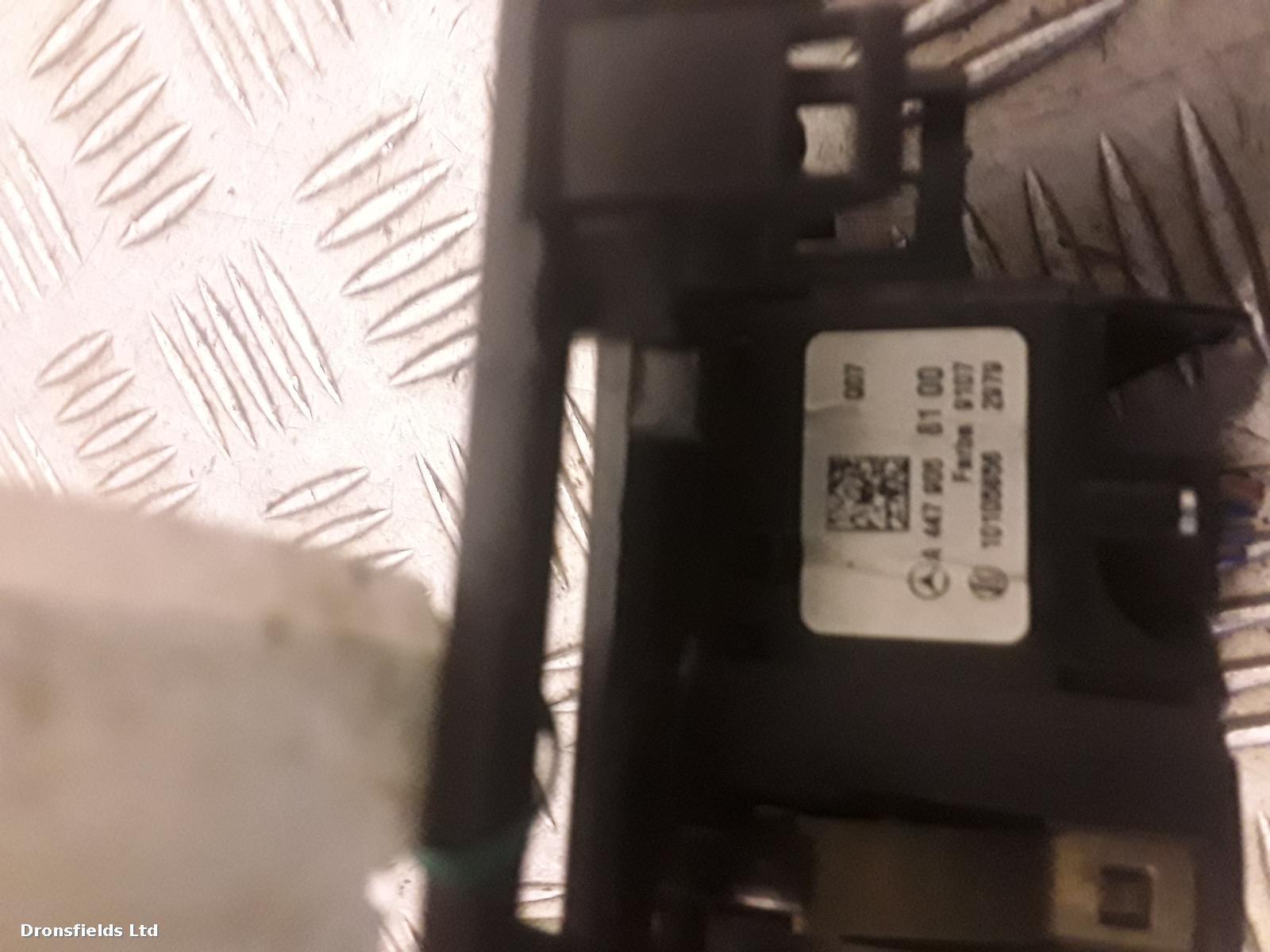 View Auto part Headlight Switch Mercedes Vito 2020