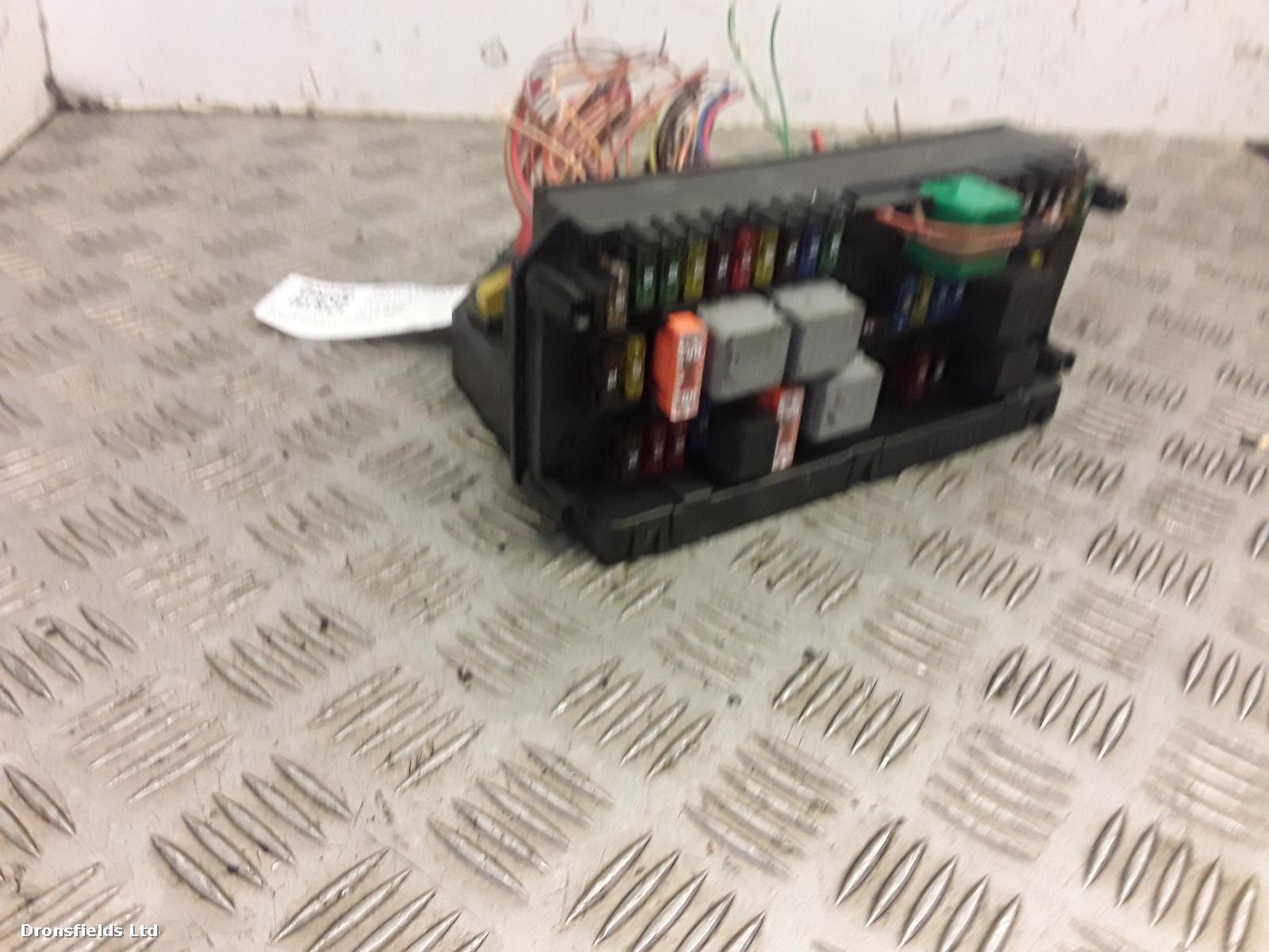 View Auto part Fuse Box Mercedes C Class 2010