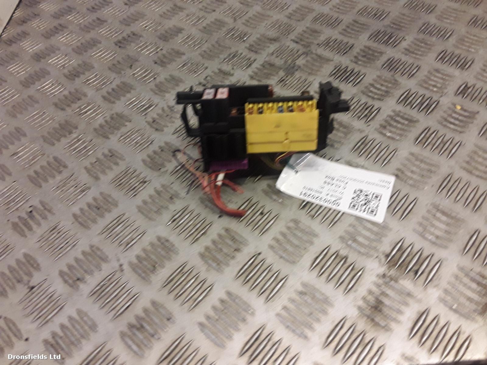 View Auto part Fuse Box Mercedes C Class 2017