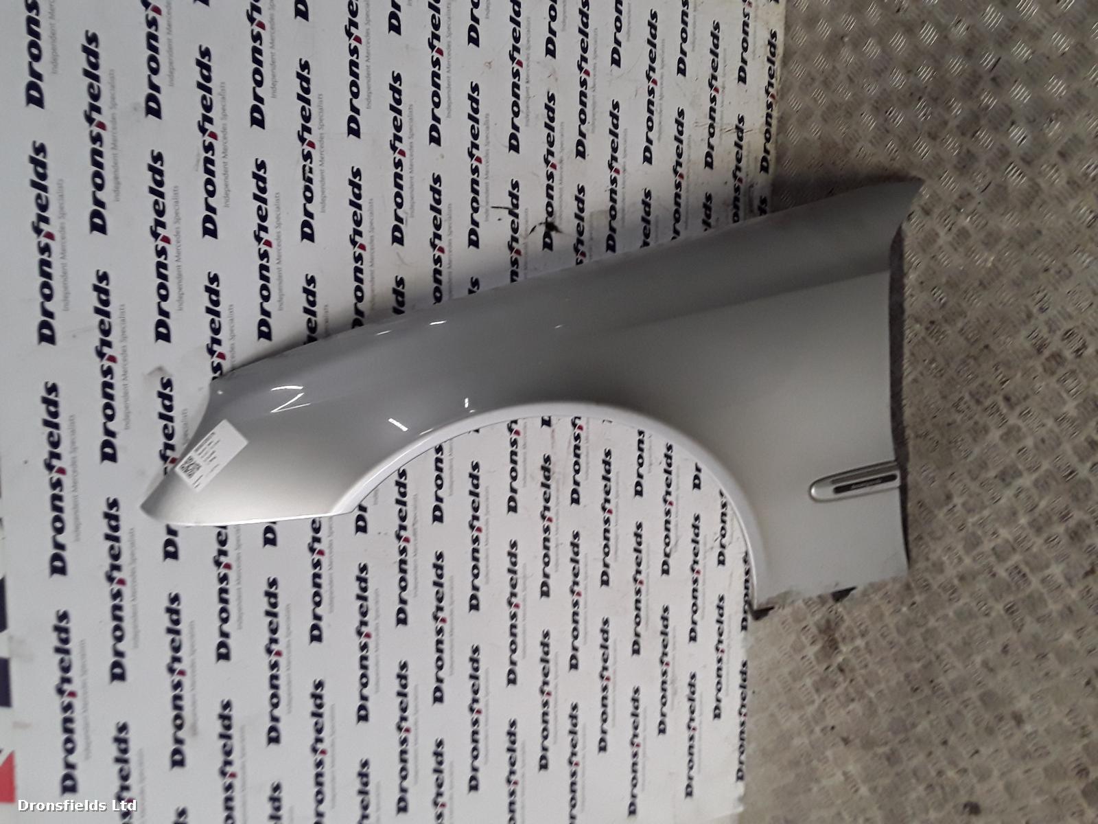 View Auto part L Wing Mercedes E Class 2007