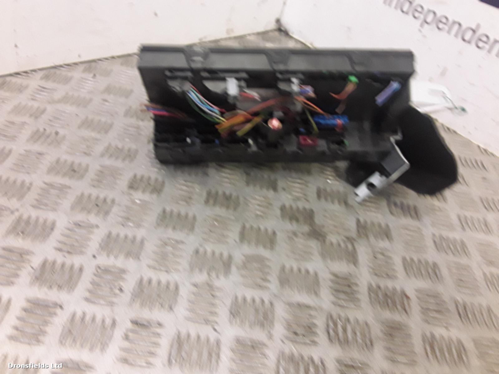 View Auto part Fuse Box Mercedes E Class 2005