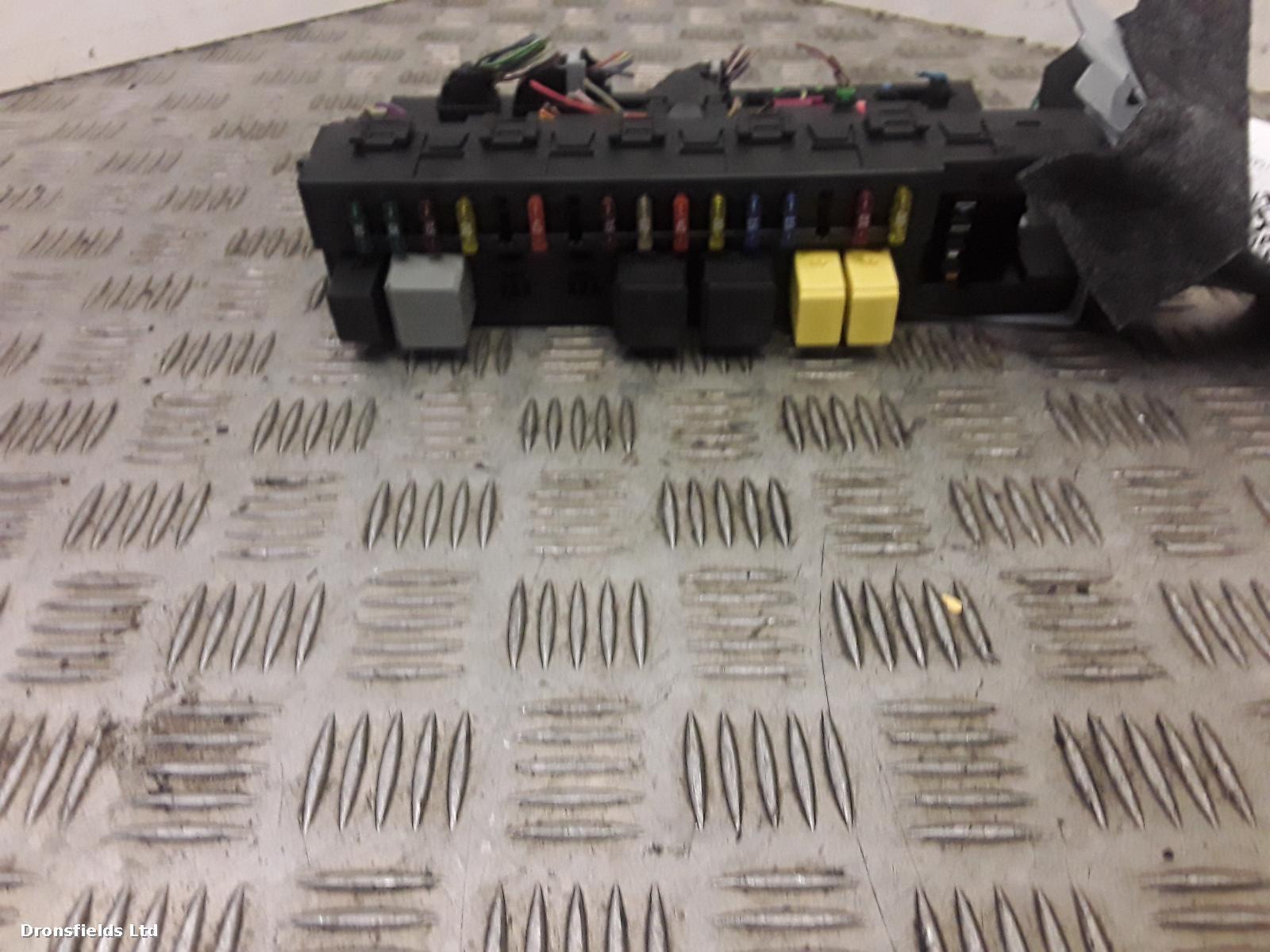View Auto part Fuse Box Mercedes E Class 2005
