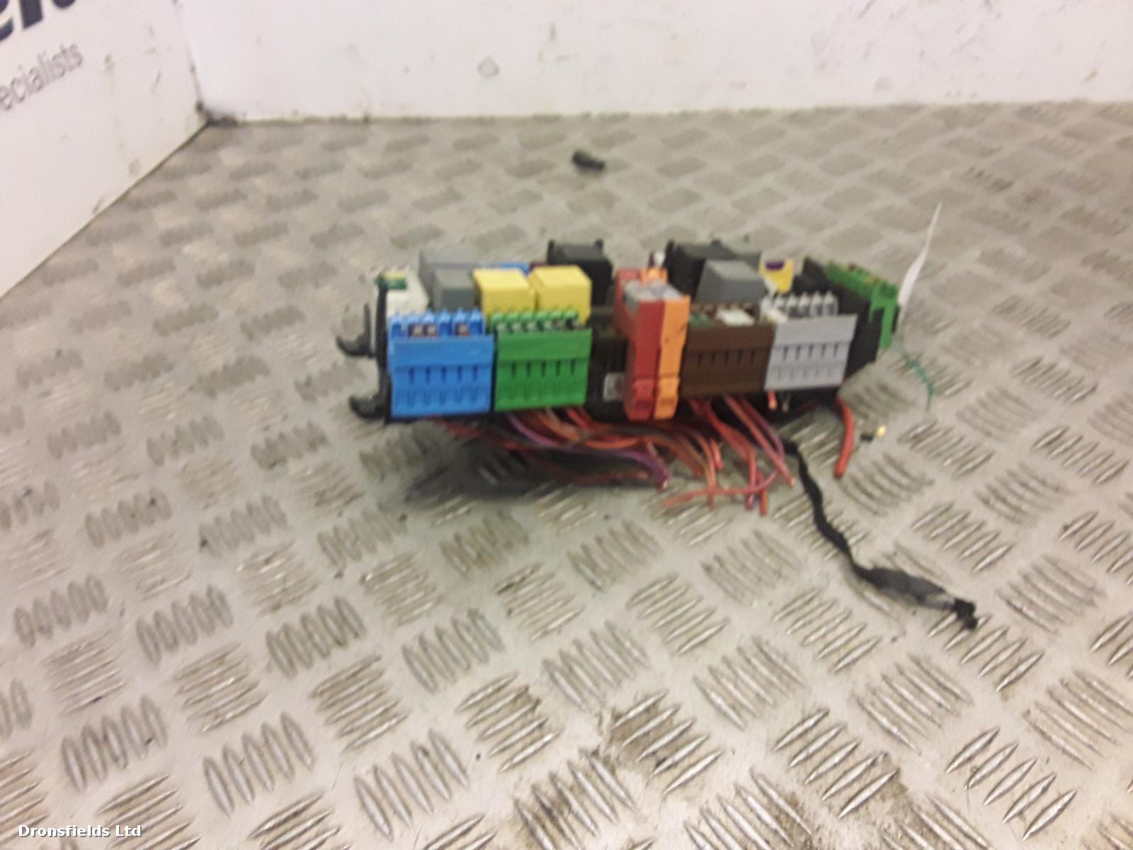 View Auto part Fuse Box Mercedes Sprinter 2018