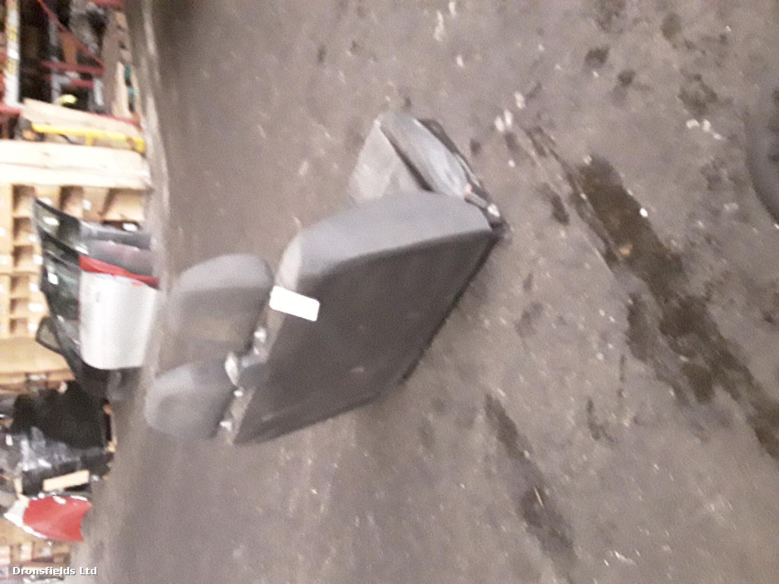 View Auto part Front Seat Mercedes Sprinter 2017