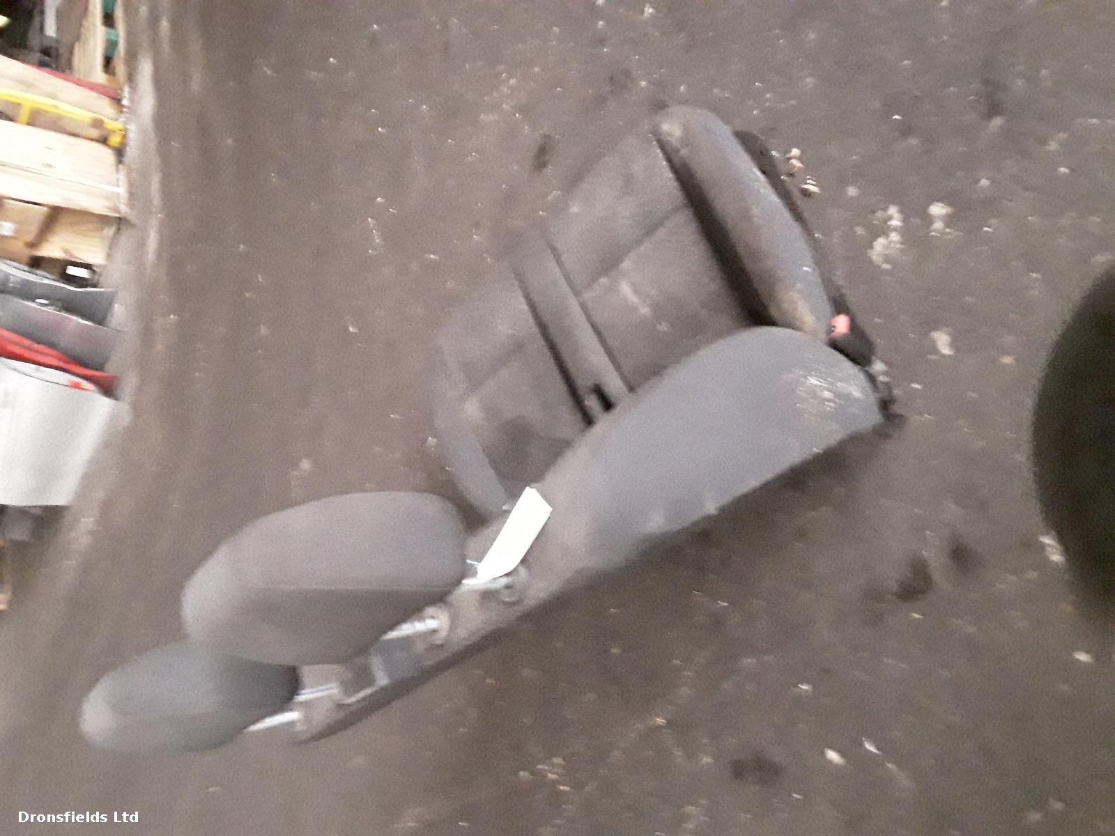 View Auto part Front Seat Mercedes Sprinter 2017