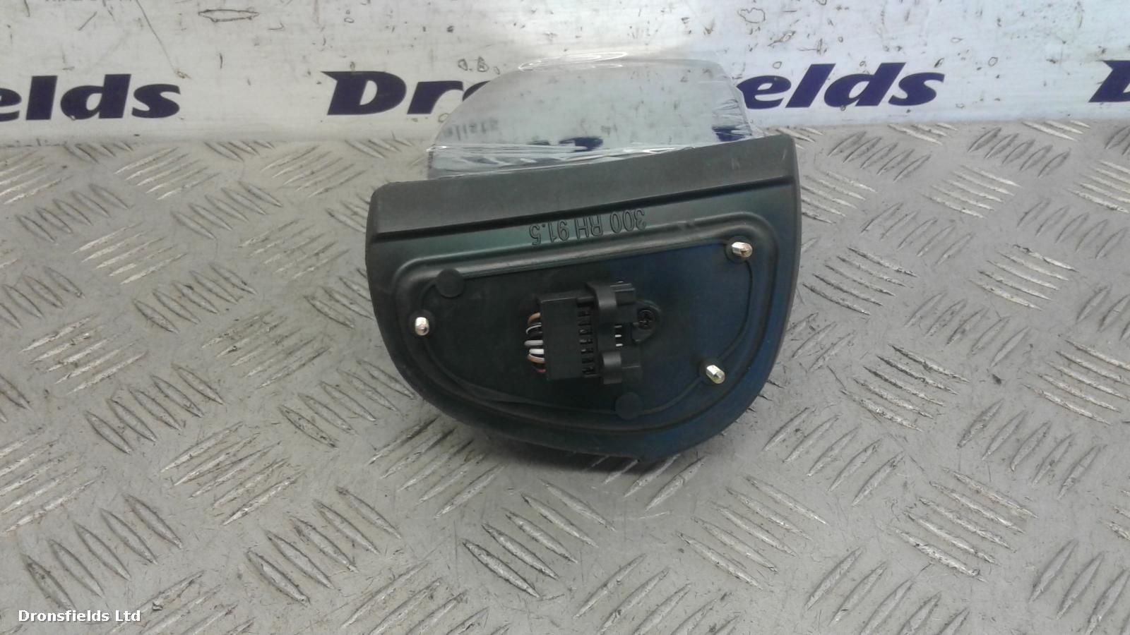 View Auto part R Door Mirror Mercedes E Class 2002