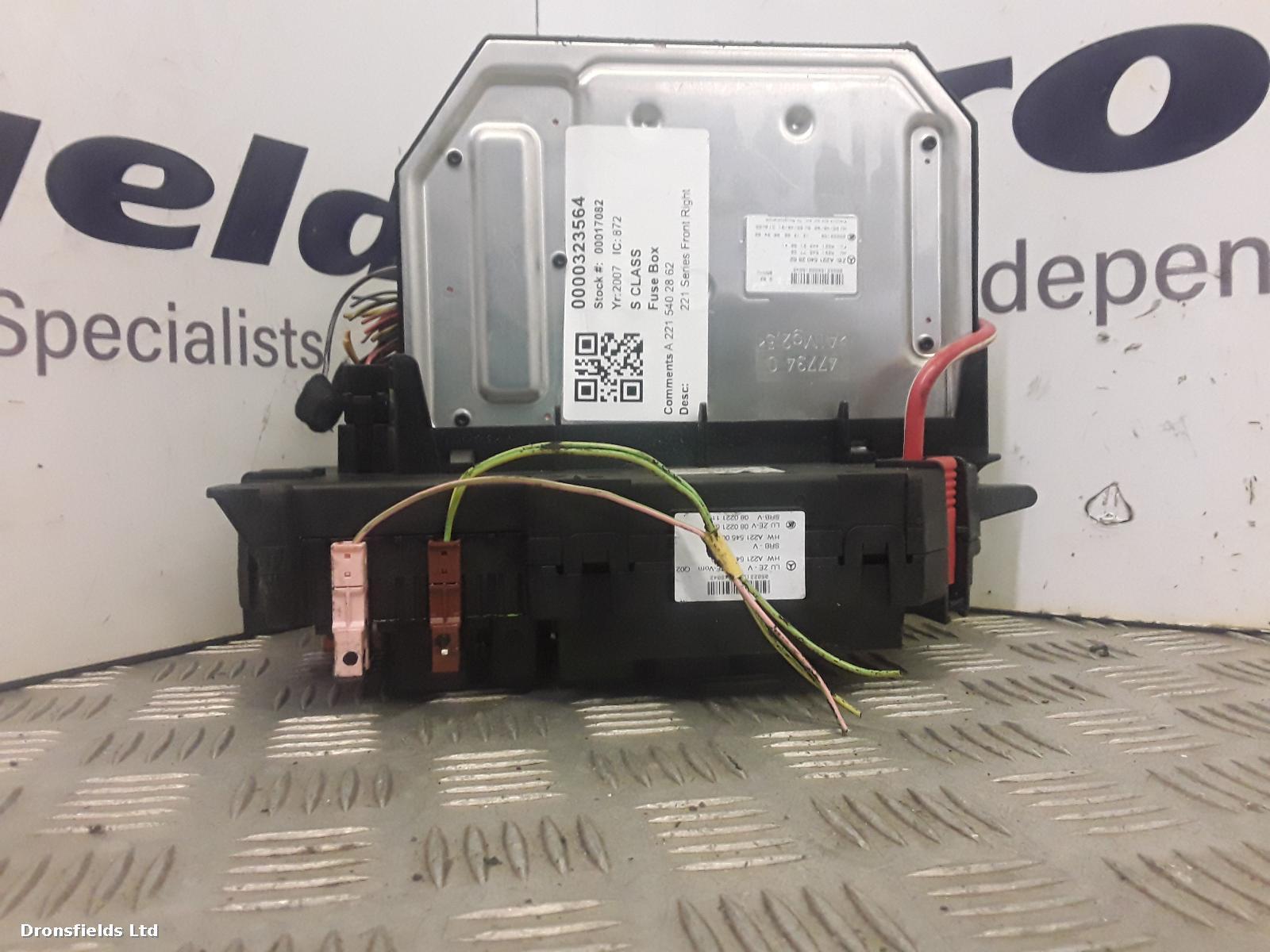 View Auto part Fuse Box Mercedes S Class 2007