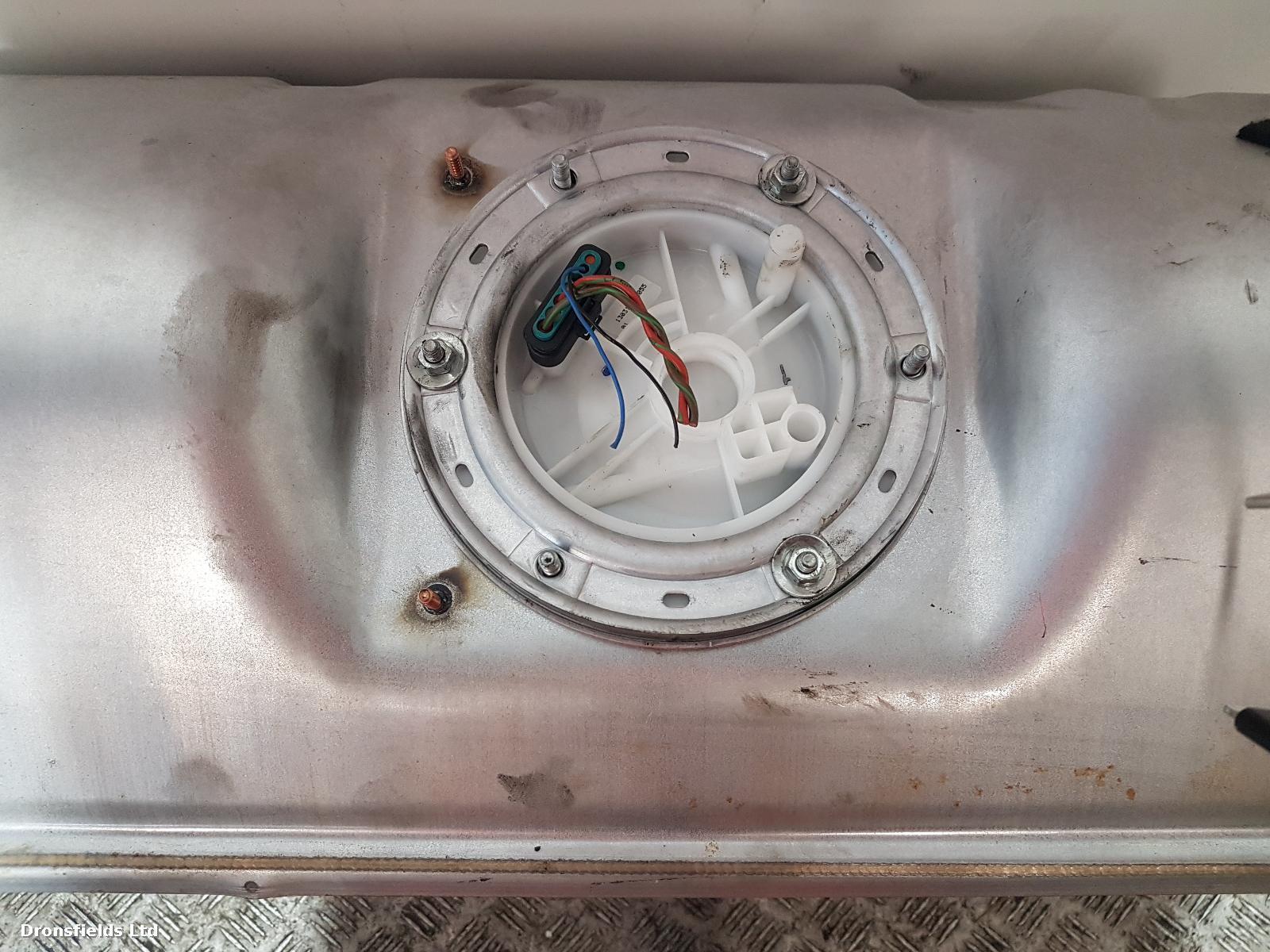 View Auto part Fuel Tank Mercedes Slk 2013