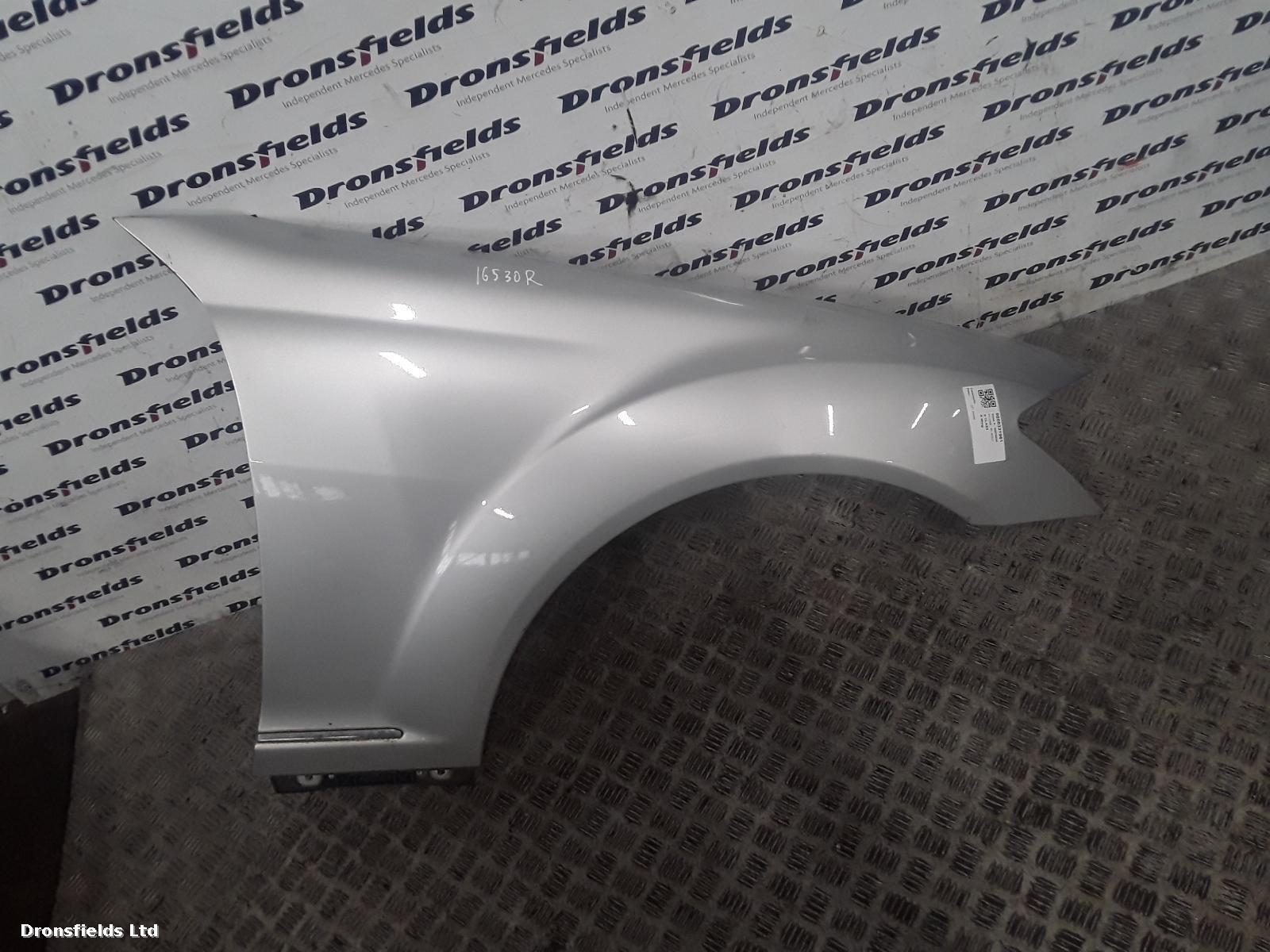 View Auto part R Wing Mercedes S Class 2009