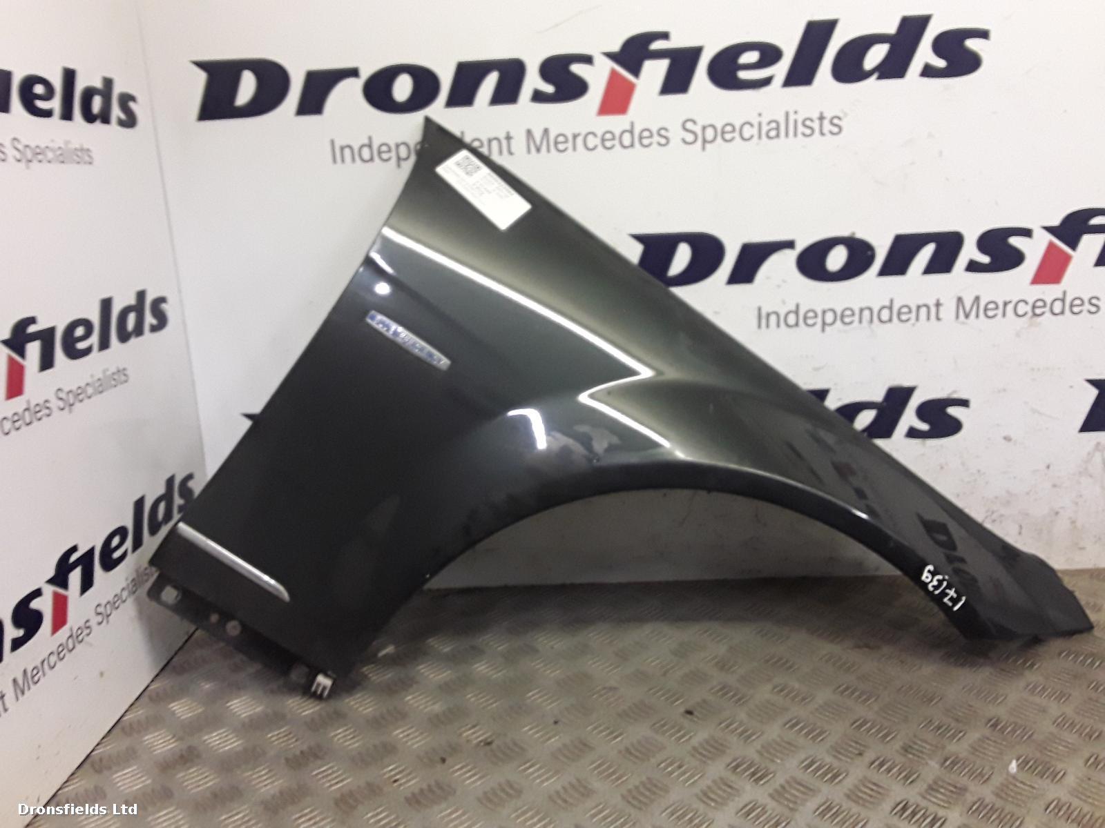 View Auto part R Wing Mercedes C Class 2011