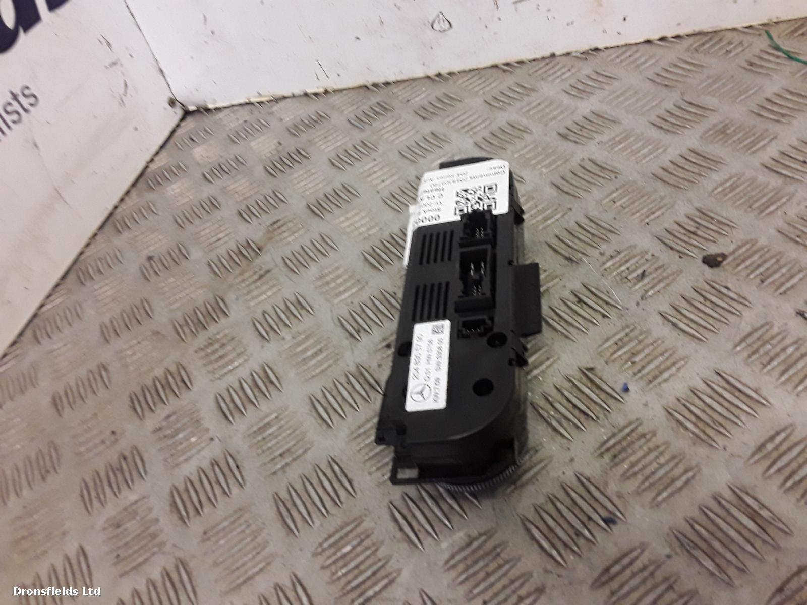 View Auto part Heater/AC Controller Mercedes C Class 2009