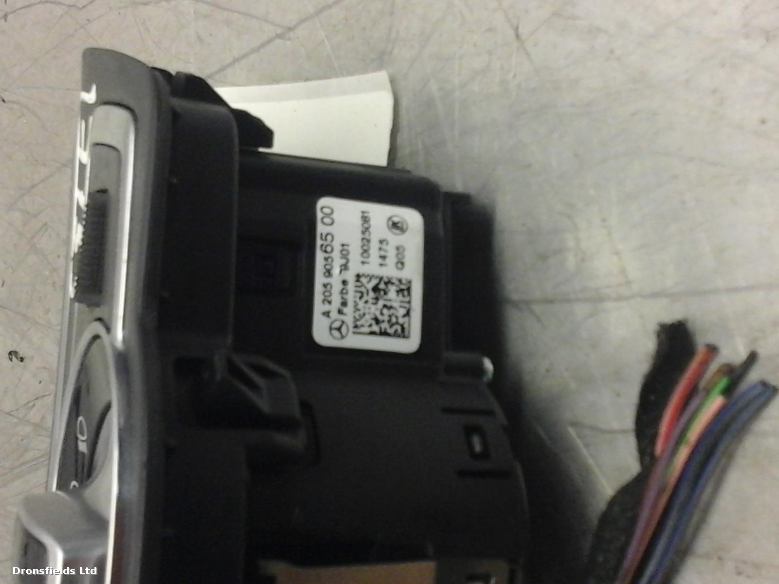 View Auto part Headlight Switch Mercedes C Class 2015